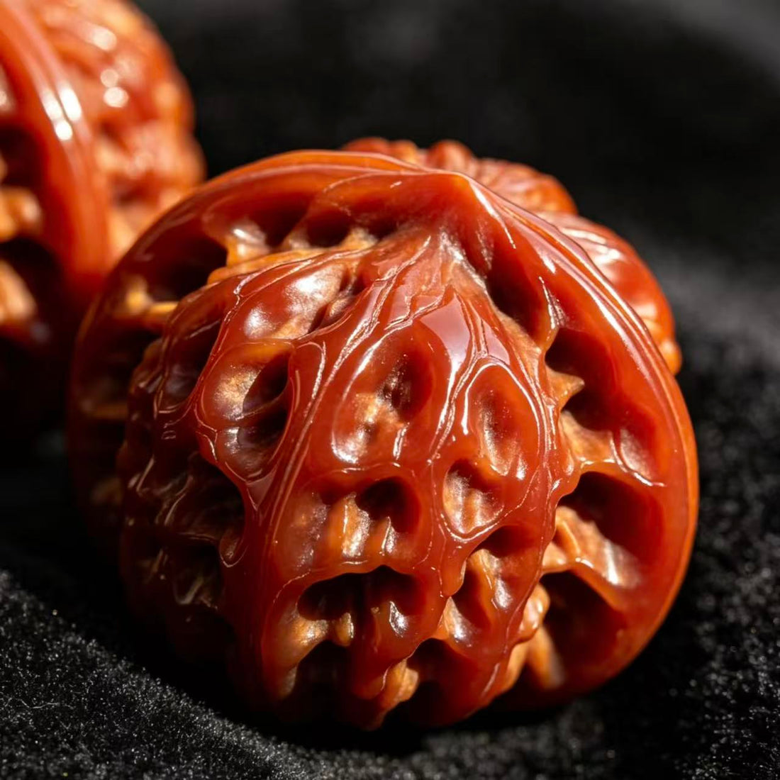 Natural vs. Shaped Wenwan Walnuts: Does Shaping Affect Value?