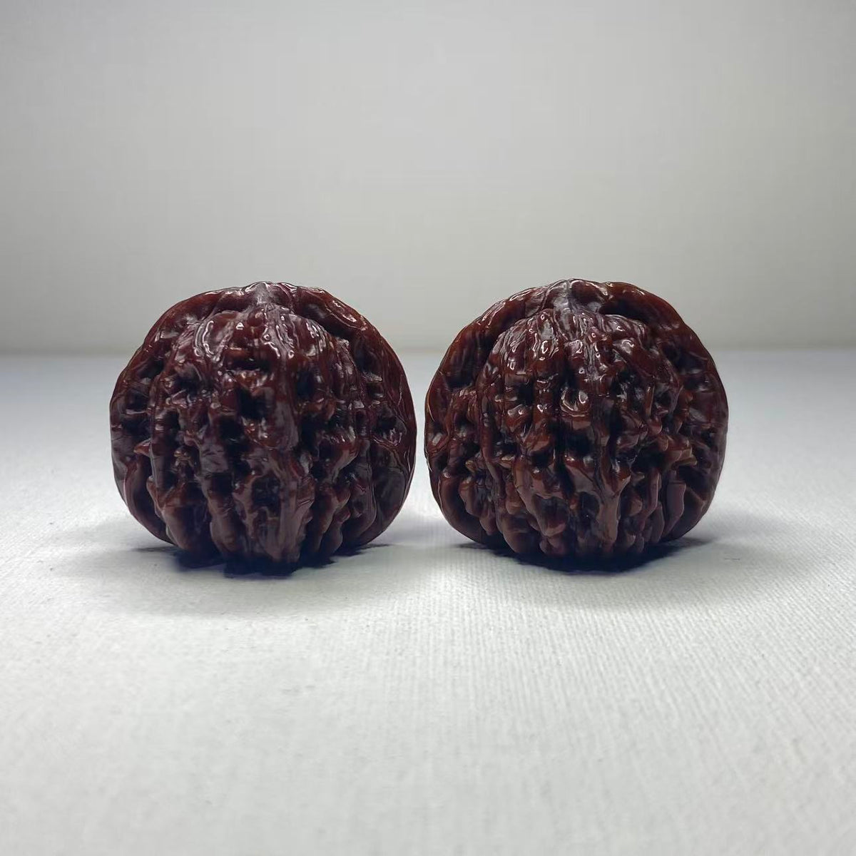 Beginner guide to choosing a matched Wenwan walnut pair