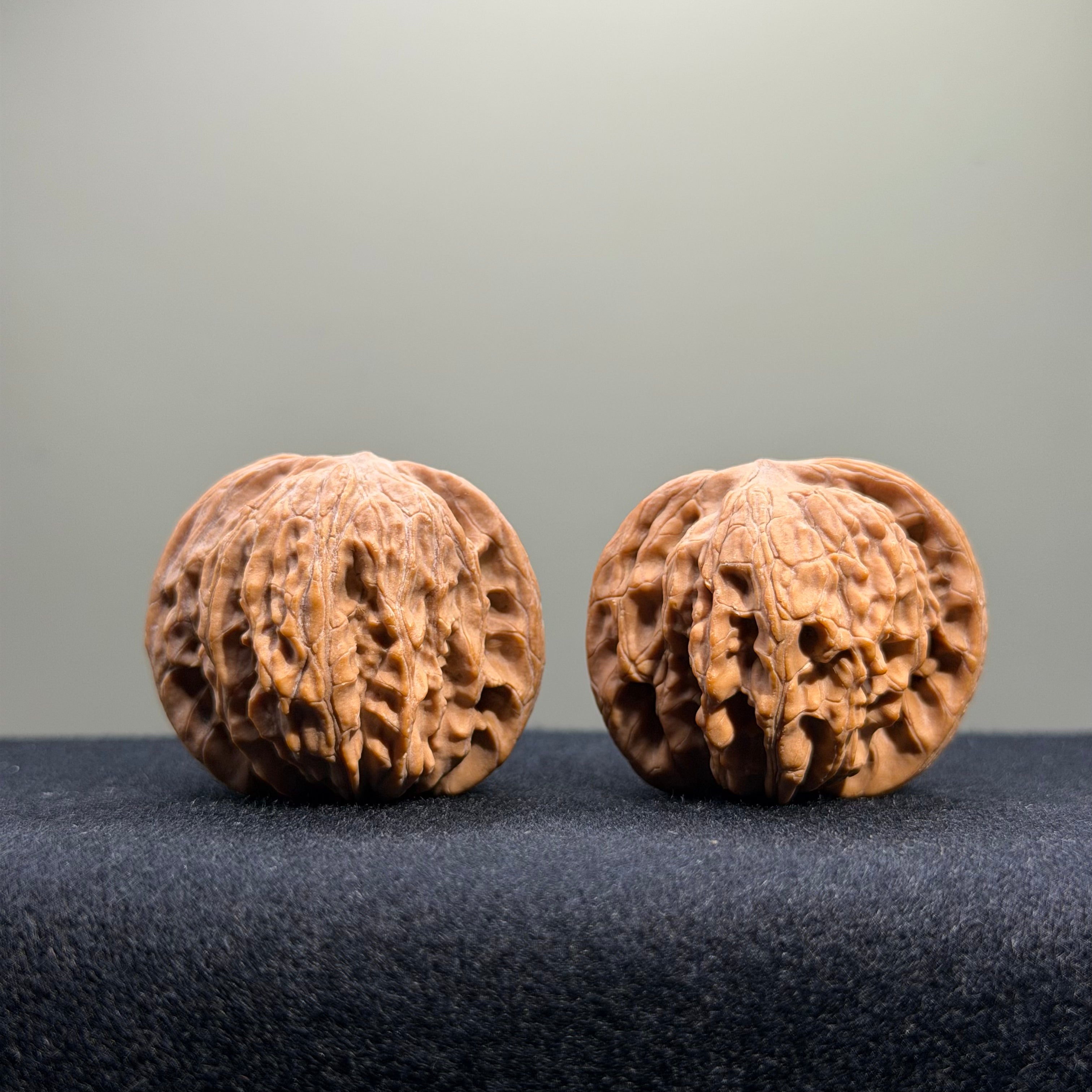 Millstone Wenwan Walnut · 37mm · Natural · Entry Ritual