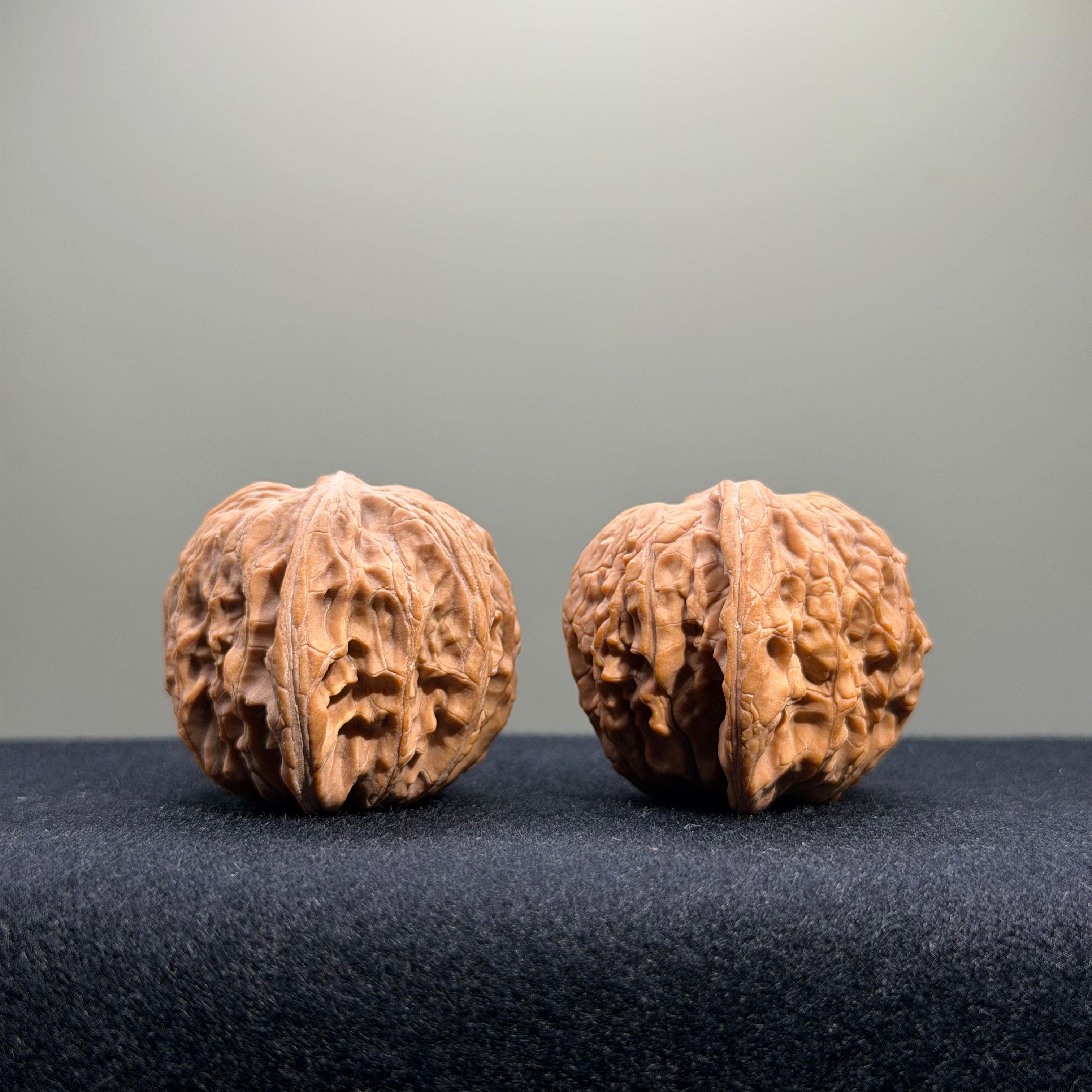 Millstone Wenwan Walnut · 37mm · Natural · Entry Ritual