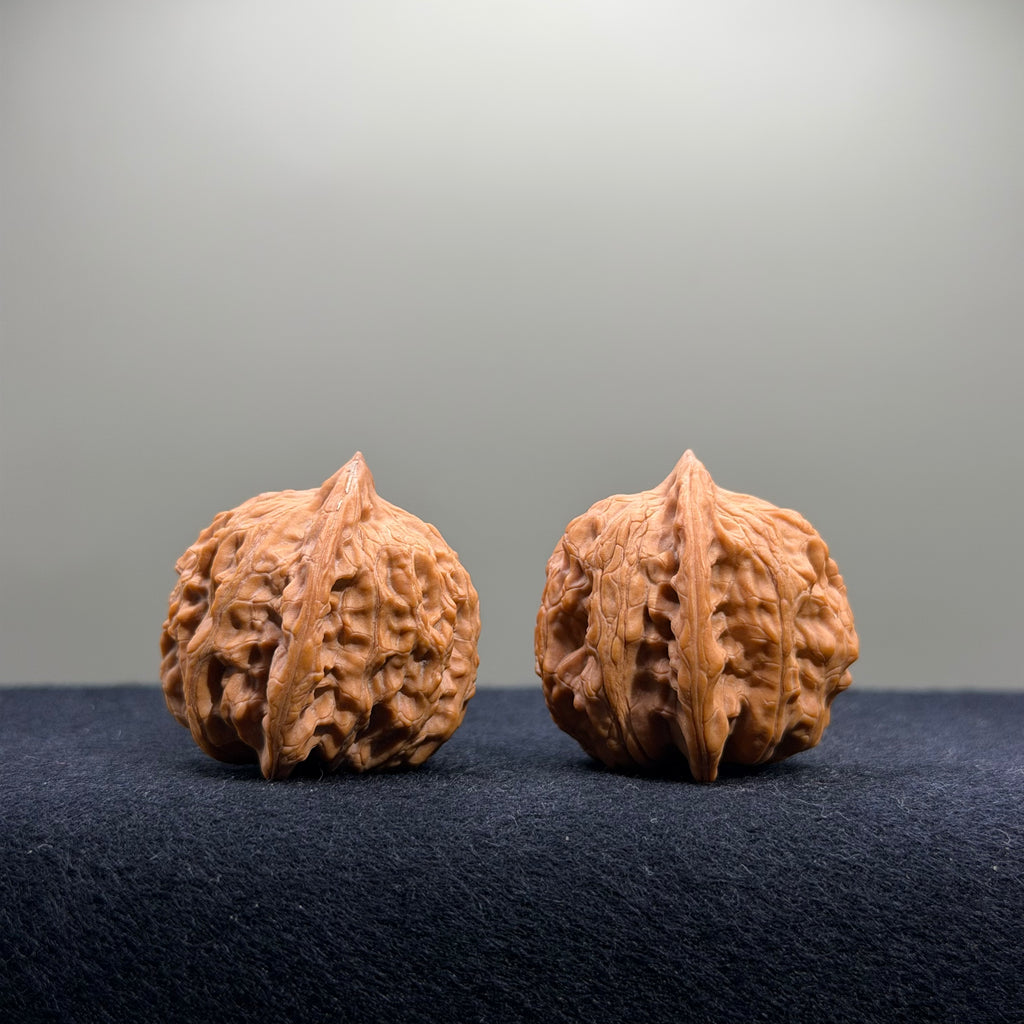 Lucky Coin Wenwan Walnut · 35mm · Natural · Premium Ritual
