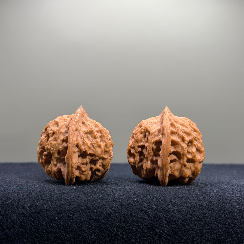 Lucky Coin Wenwan Walnut · 35mm · Natural · Premium Ritual