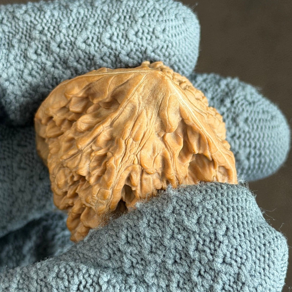 Kirin Pattern Wenwan Walnut