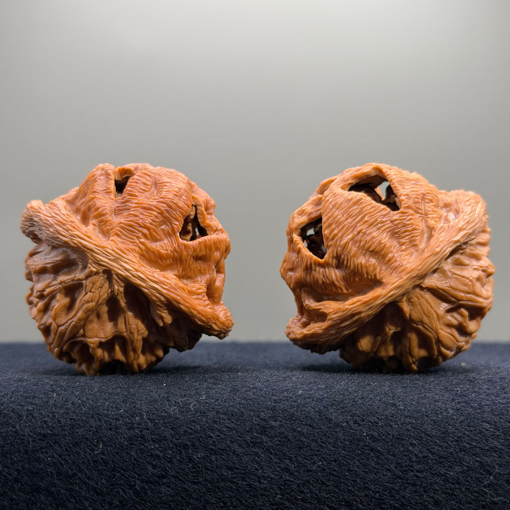 Halloween · Skull Lantern Wenwan Walnut · 45mm · Collector Ritual