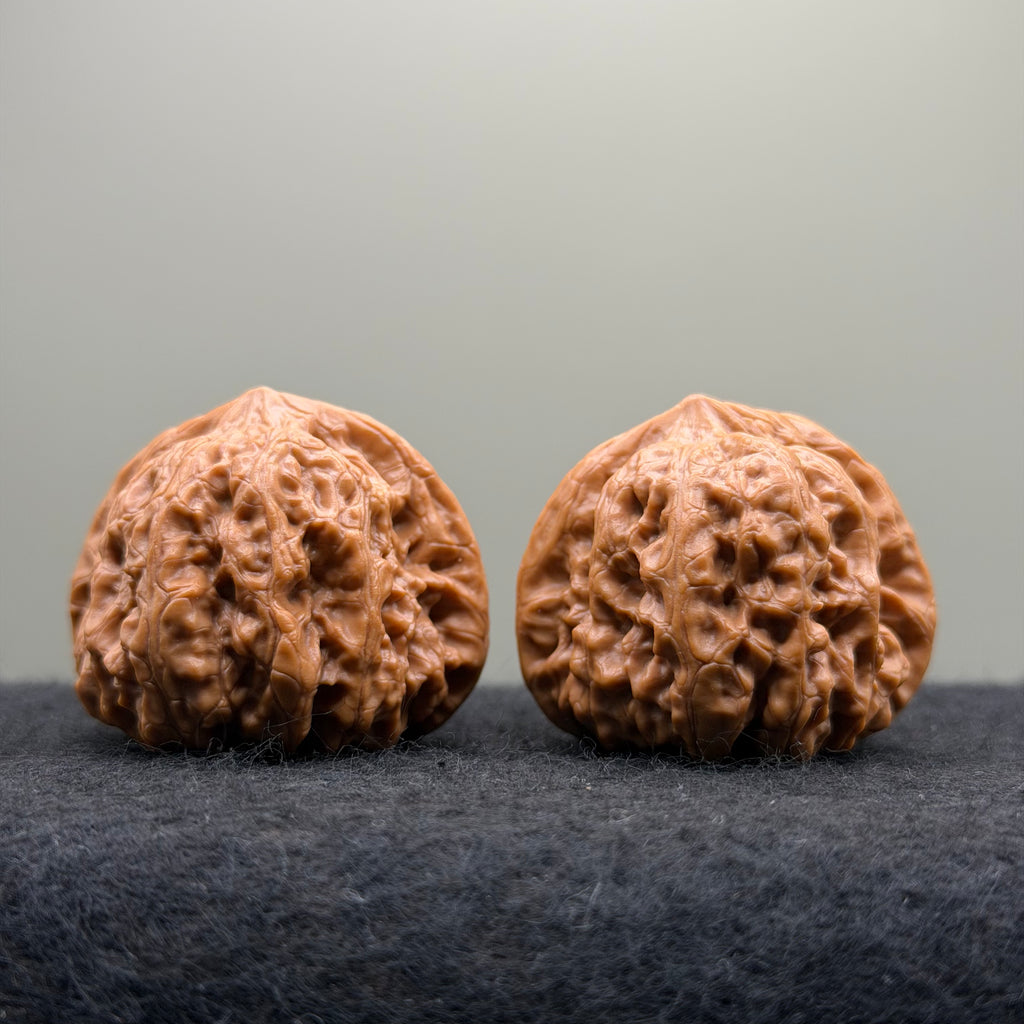 Pinggu Concave-Base Wenwan Walnut · 40mm · Select Ritual