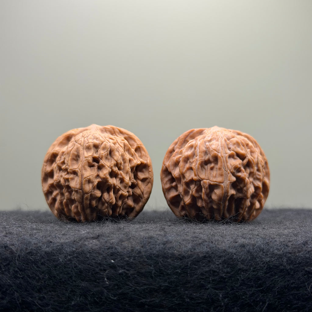 Well-aligned Millstone Wenwan Walnut · 41mm · Natural · Select Ritual