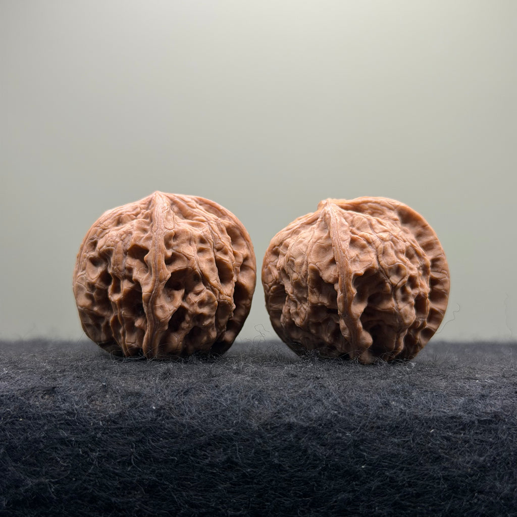 Three-Rib Wenwan Walnut · 38mm · Natural · Entry Ritual