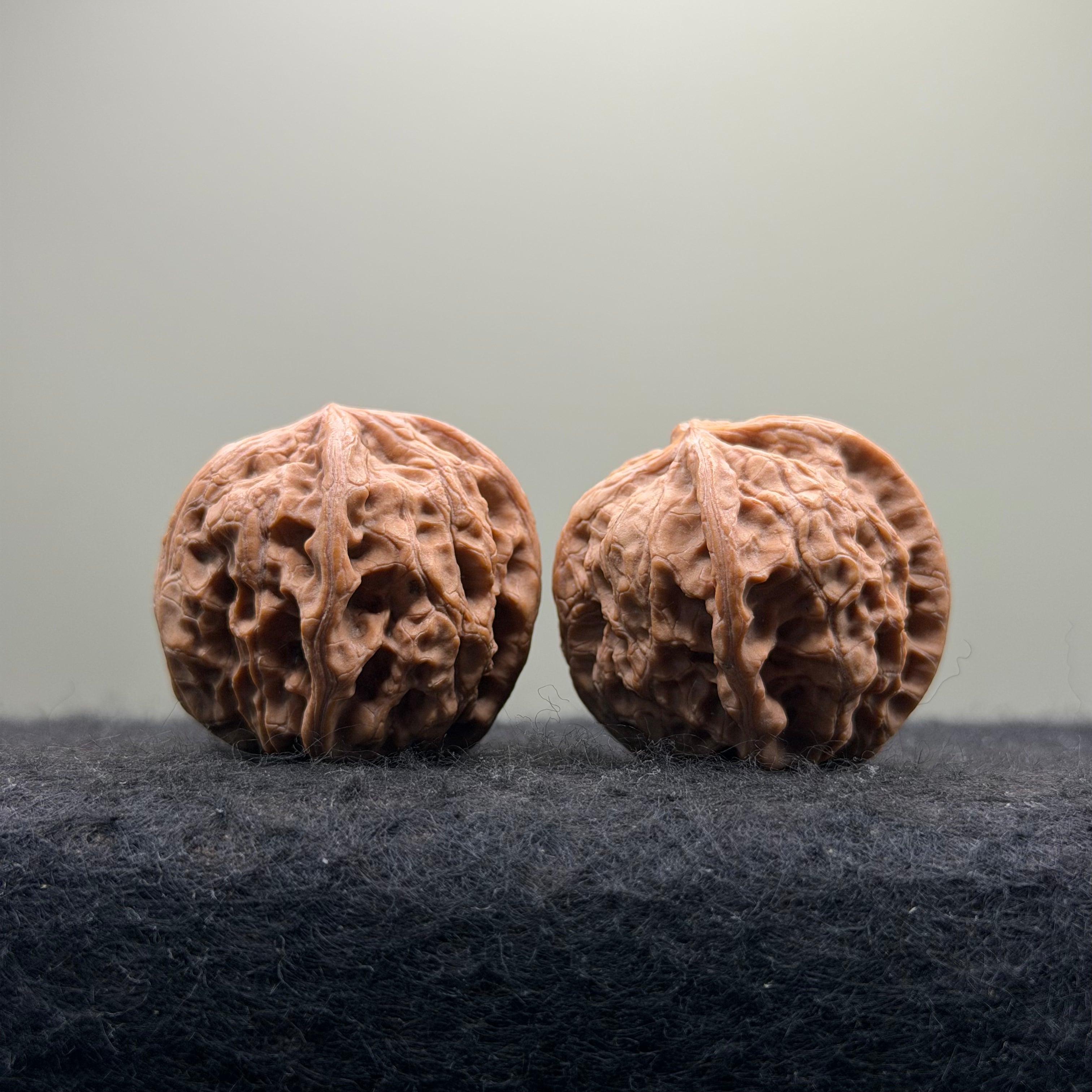 Three-Rib Wenwan Walnut · 38mm · Natural · Entry Ritual