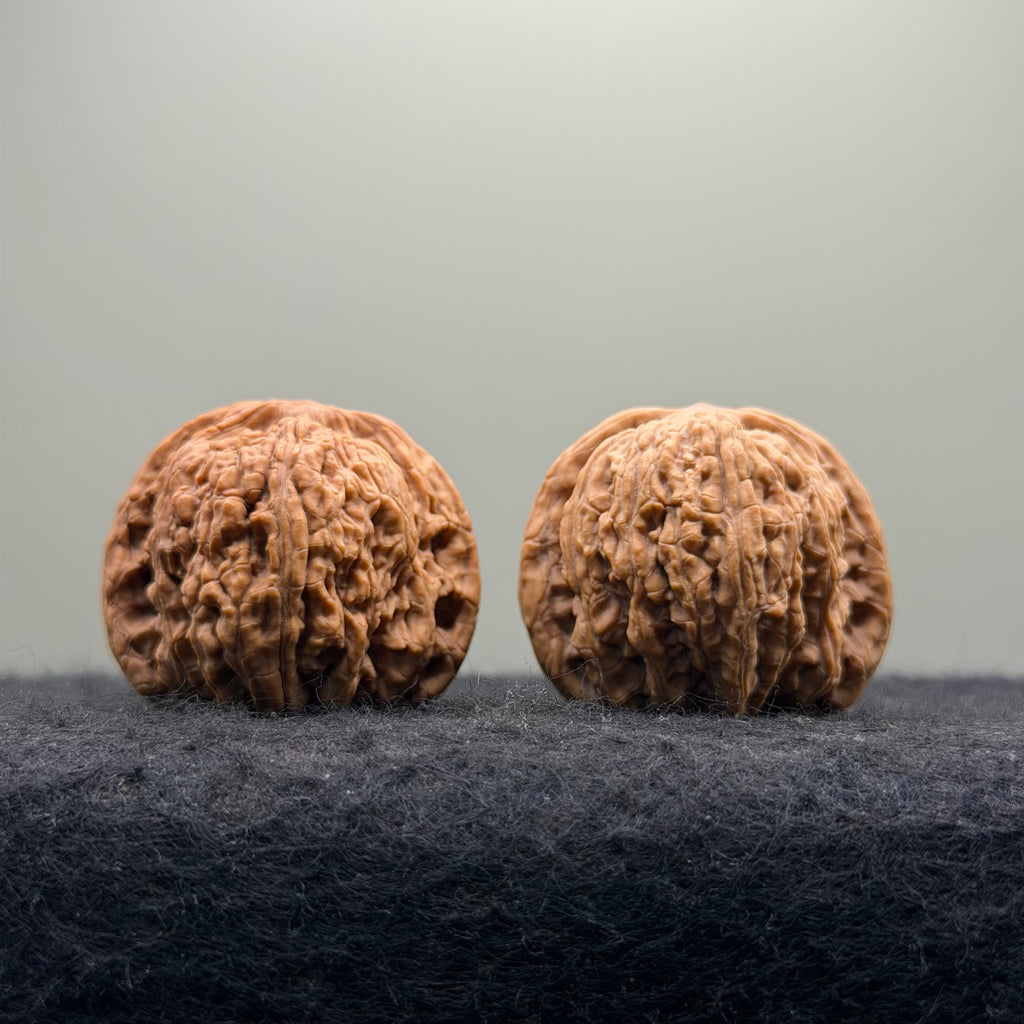 Dense Grain Wenwan Walnut · 37mm · Natural · Entry Ritual