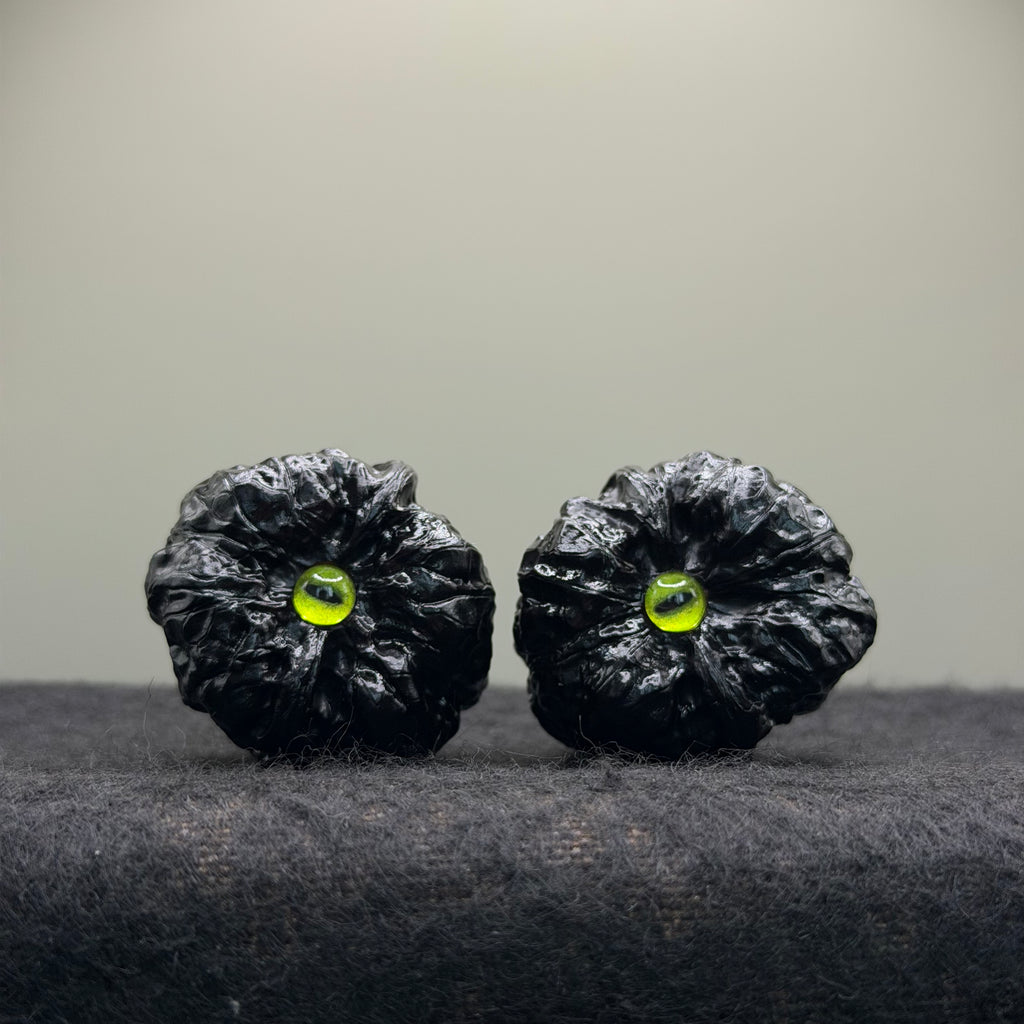 Ground Buried Cat's Eye Toad Head Wenwan Walnut · 33mm · Select Ritual