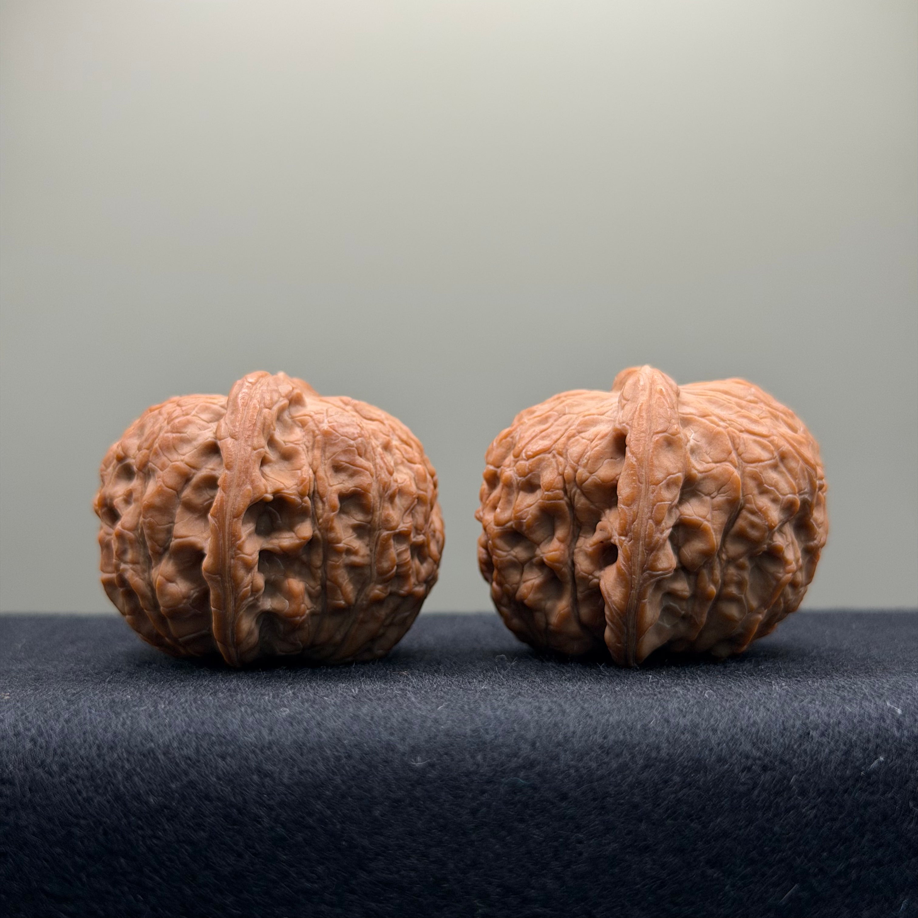 Blood Kirin Wenwan Walnut  · 40mm · Natural · Premium Ritual