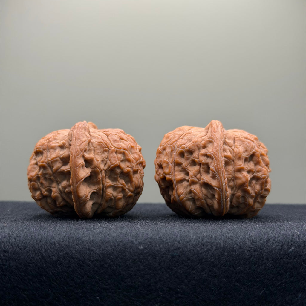 Blood Kirin Wenwan Walnut  · 40mm · Natural · Premium Ritual