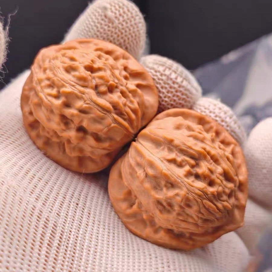 Pinggu Longevity peach Wenwan Walnut · 37mm · Natural · Sourcing Pick