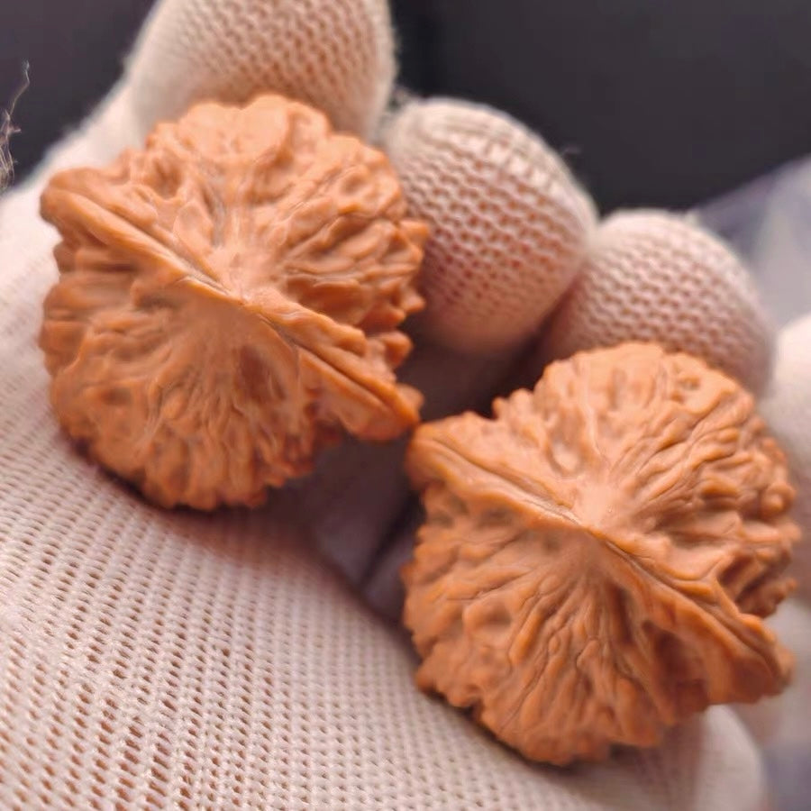 Pinggu Longevity peach Wenwan Walnut · 37mm · Natural · Sourcing Pick