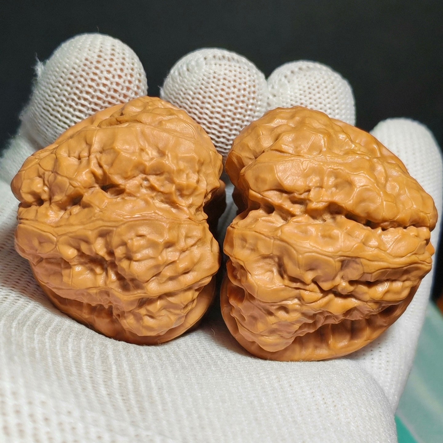 Giant Tri-Toad Head Wenwan Walnut · 44mm · Sourcing Pick