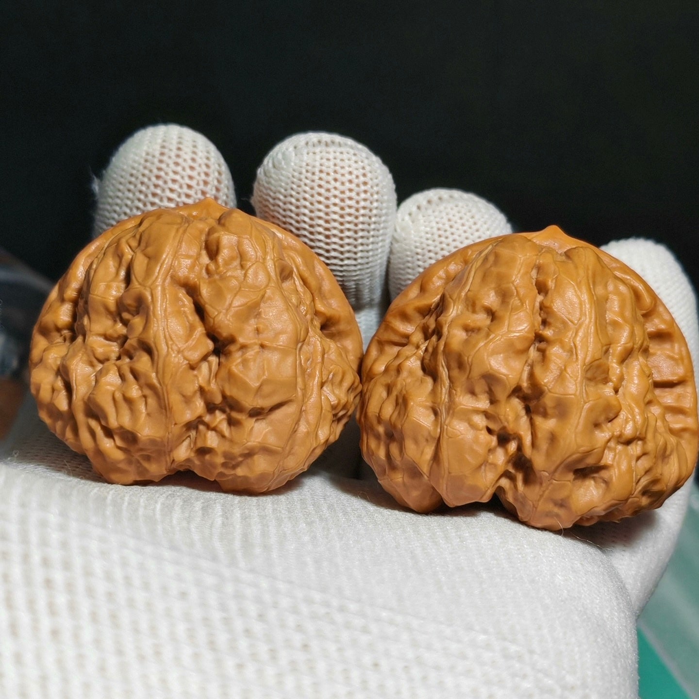 Giant Tri-Toad Head Wenwan Walnut · 44mm · Sourcing Pick