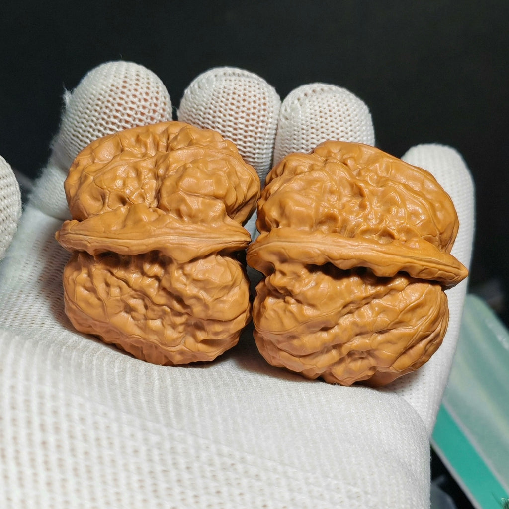 Giant Tri-Toad Head Wenwan Walnut · 44mm · Sourcing Pick