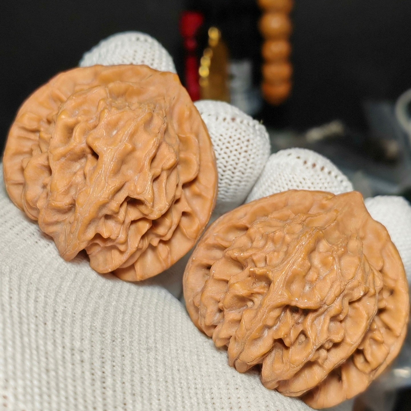 Longmen Jian Wenwan Walnut · 41mm · Natural · Sourcing Pick