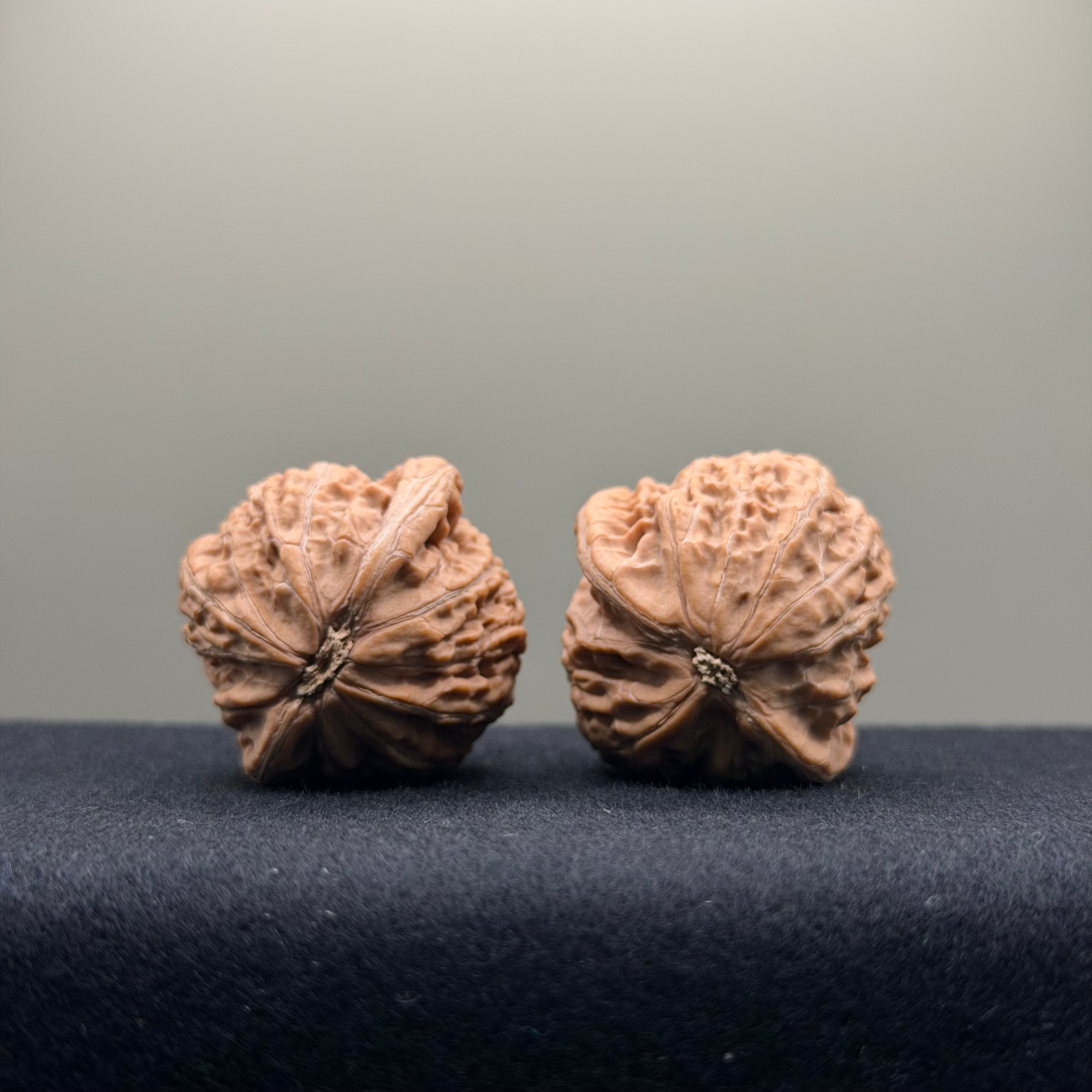 Mini Iron Hammer Wenwan Walnut · 33mm · Natural · Entry Ritual
