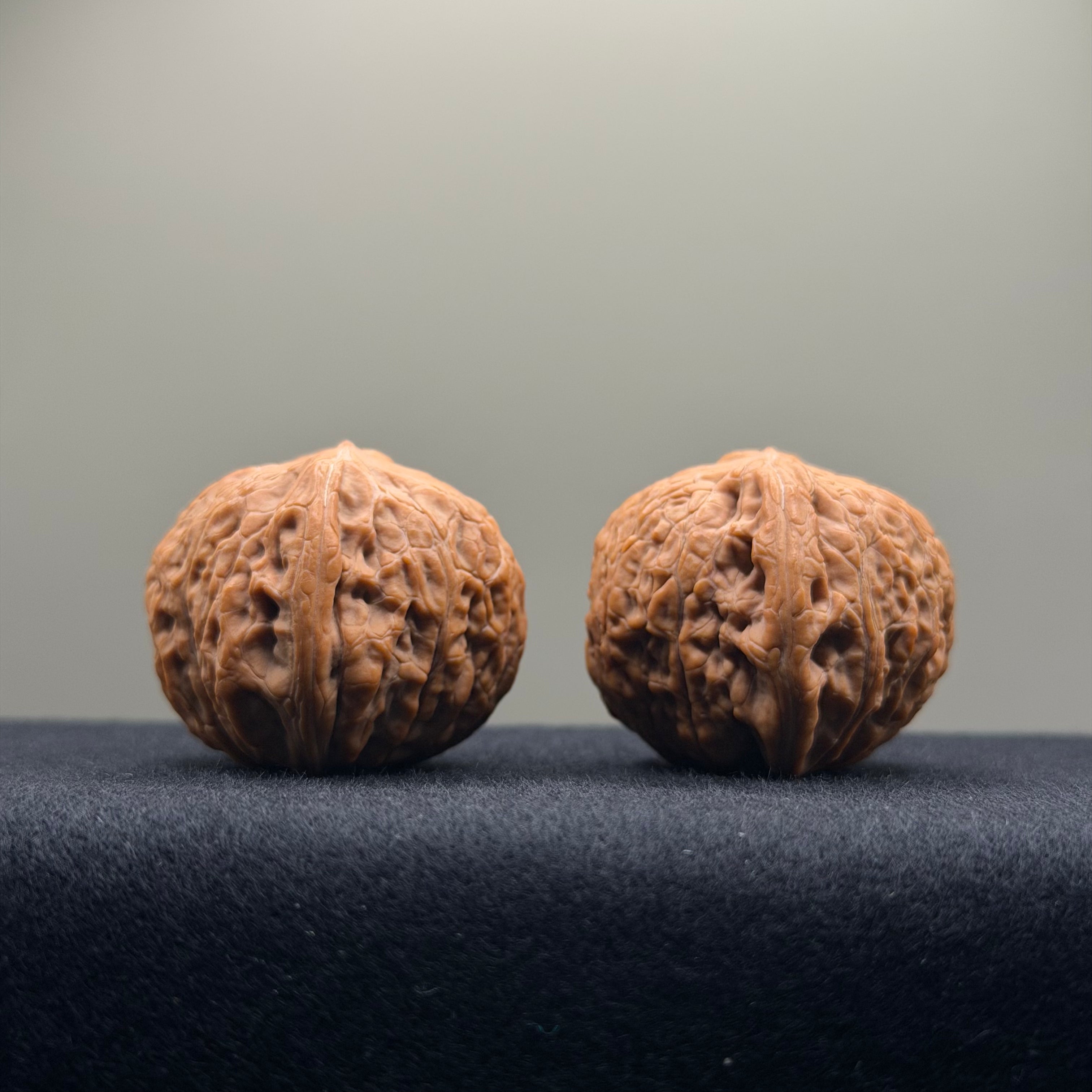 Iron Hammer Wenwan Walnut · 37mm · Natural · Premium Ritual