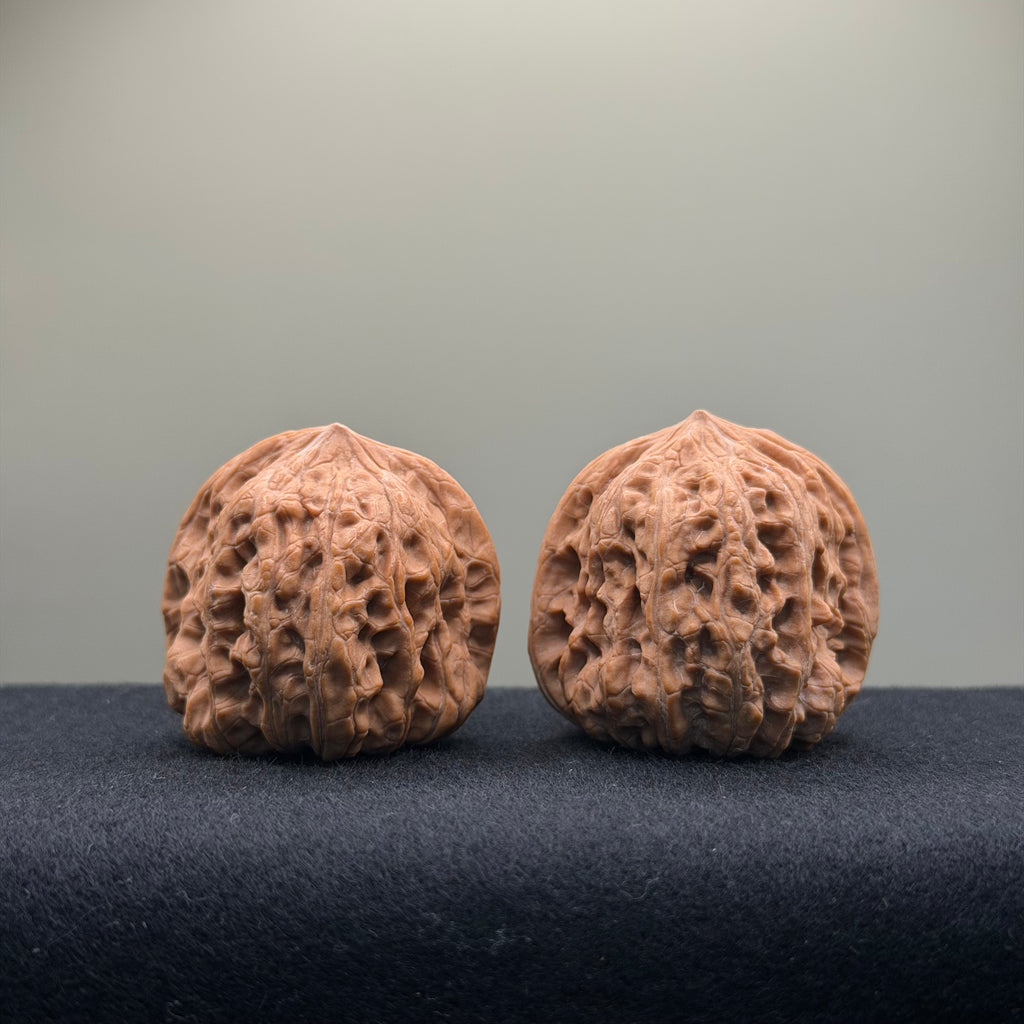 Pinggu Concave-Base Wenwan Walnut · 40mm · Entry Ritual