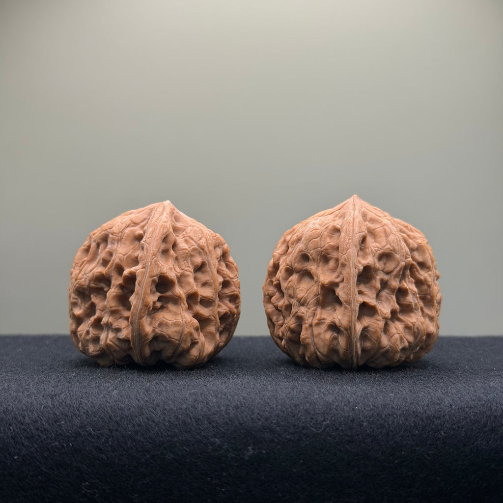 Pinggu Concave-Base Wenwan Walnut · 40mm · Entry Ritual