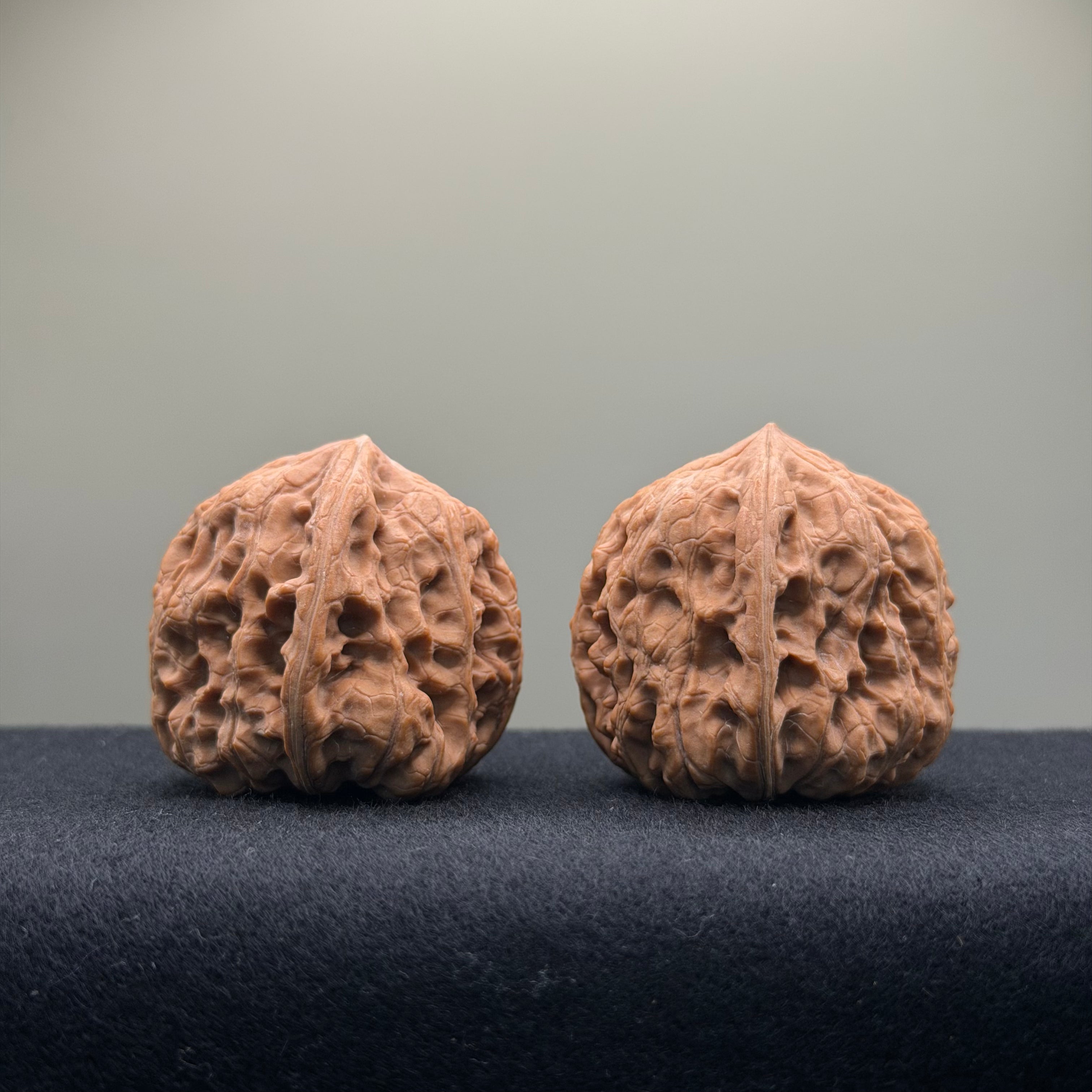 Pinggu Concave-Base Wenwan Walnut · 40mm · Entry Ritual