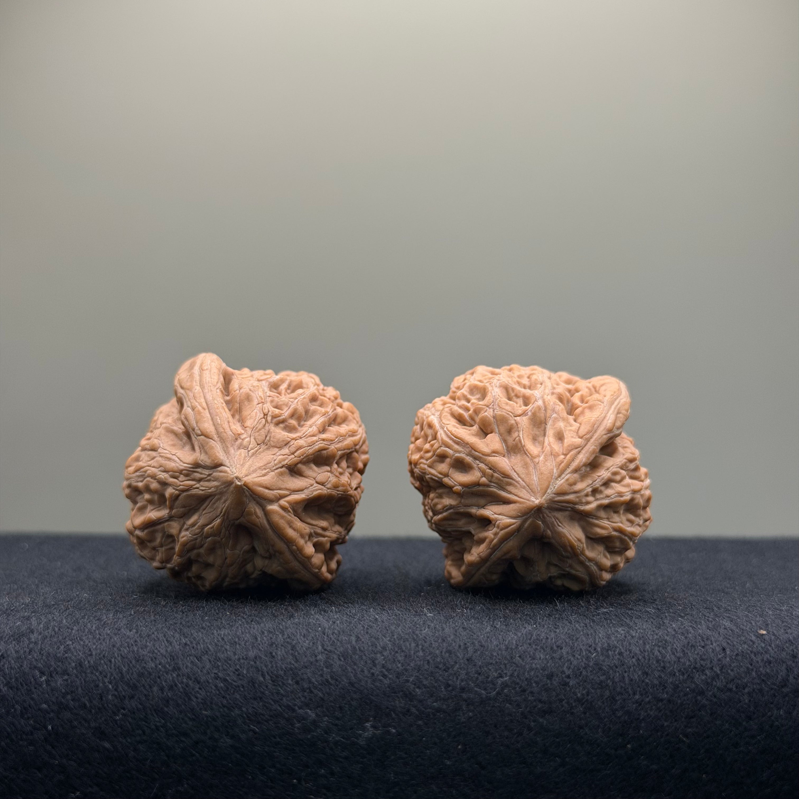 Mini Iron Hammer Wenwan Walnut · 34mm · Natural · Entry Ritual