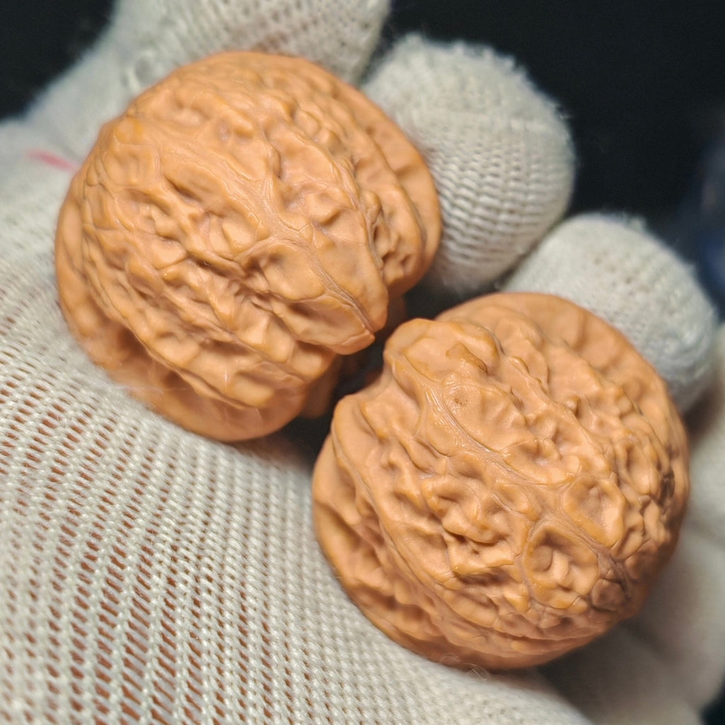 Mini QianLong Millstone Wenwan Walnut · 32mm · Natural · Sourcing Pick