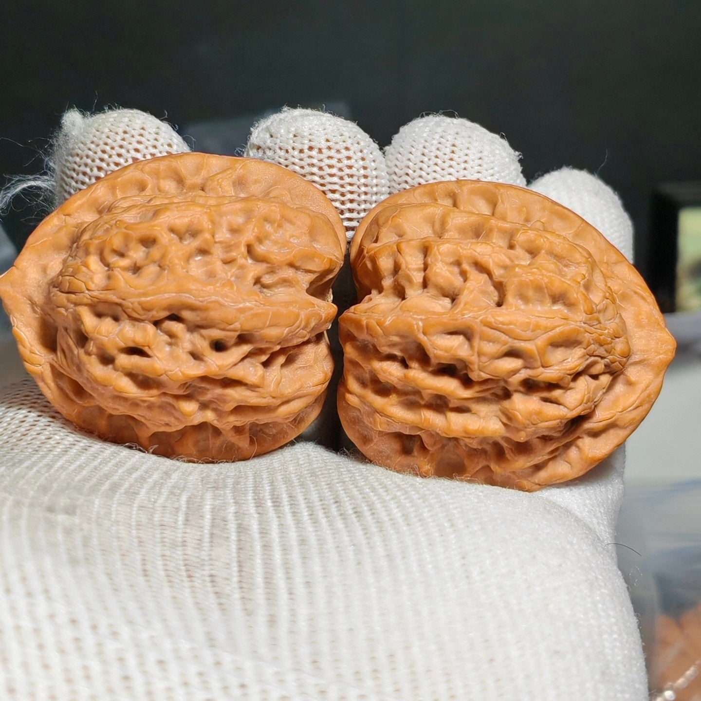 Buddha Belly Wenwan Walnut · 39mm · Natural · Sourcing Pick