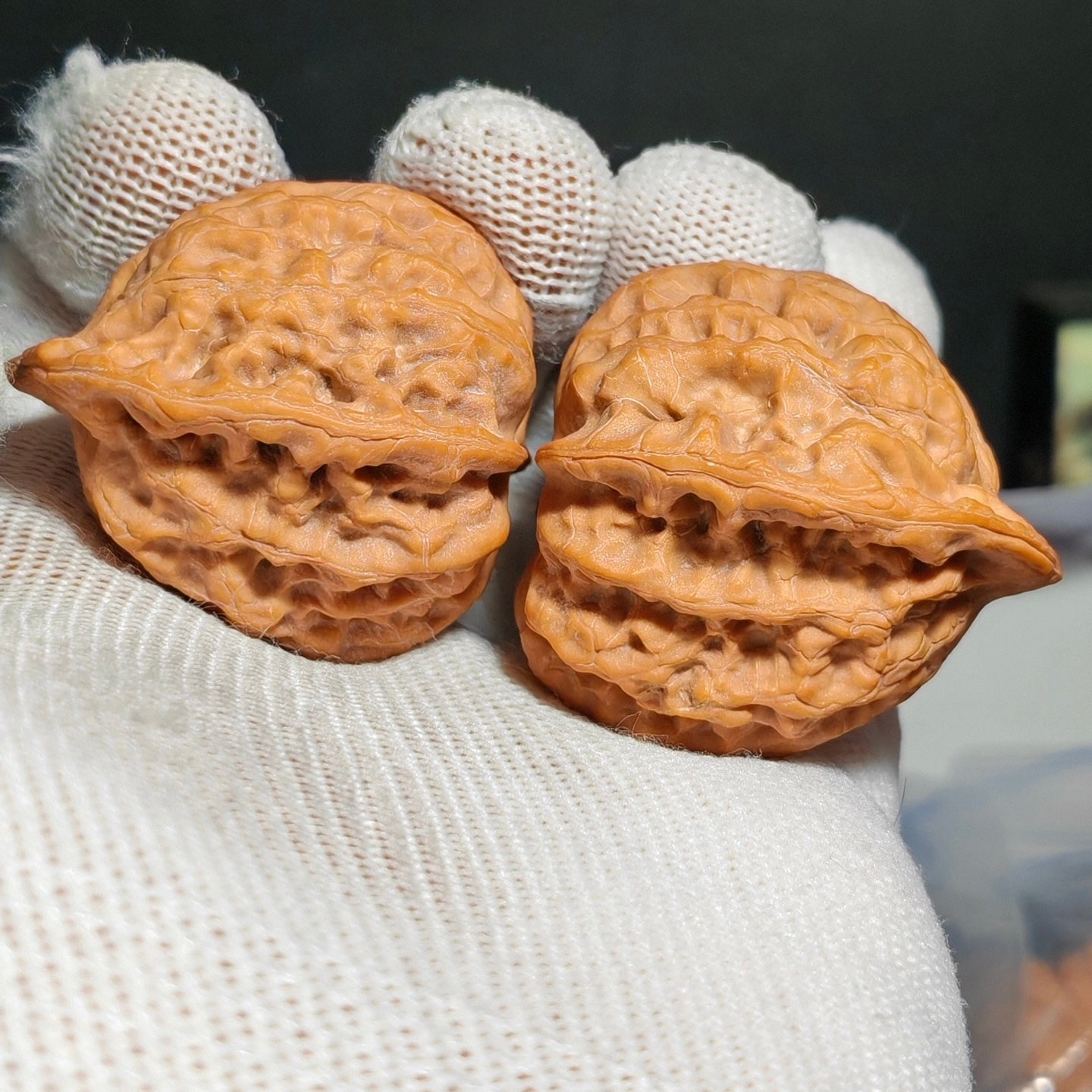 Buddha Belly Wenwan Walnut · 39mm · Natural · Sourcing Pick