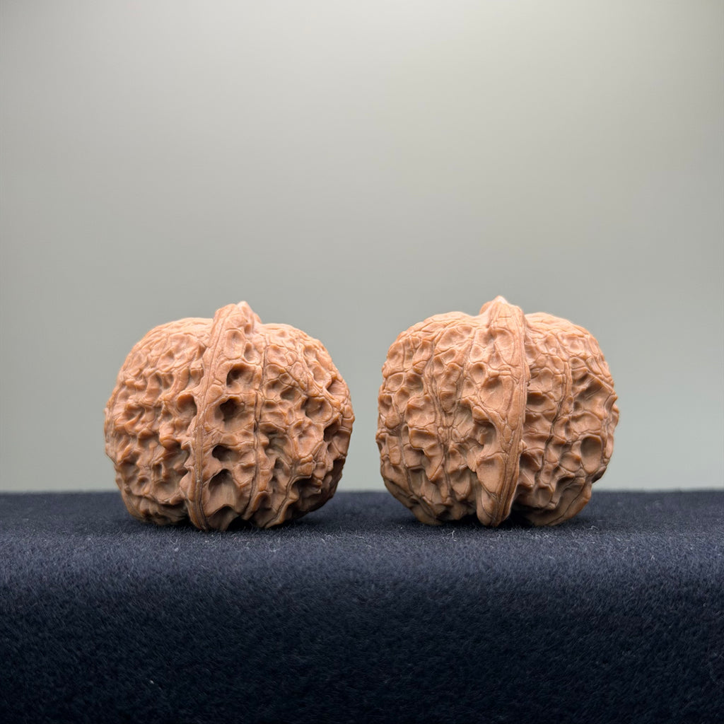 Ant Valley Wenwan Walnut · 36mm · Natural · Entry Ritual