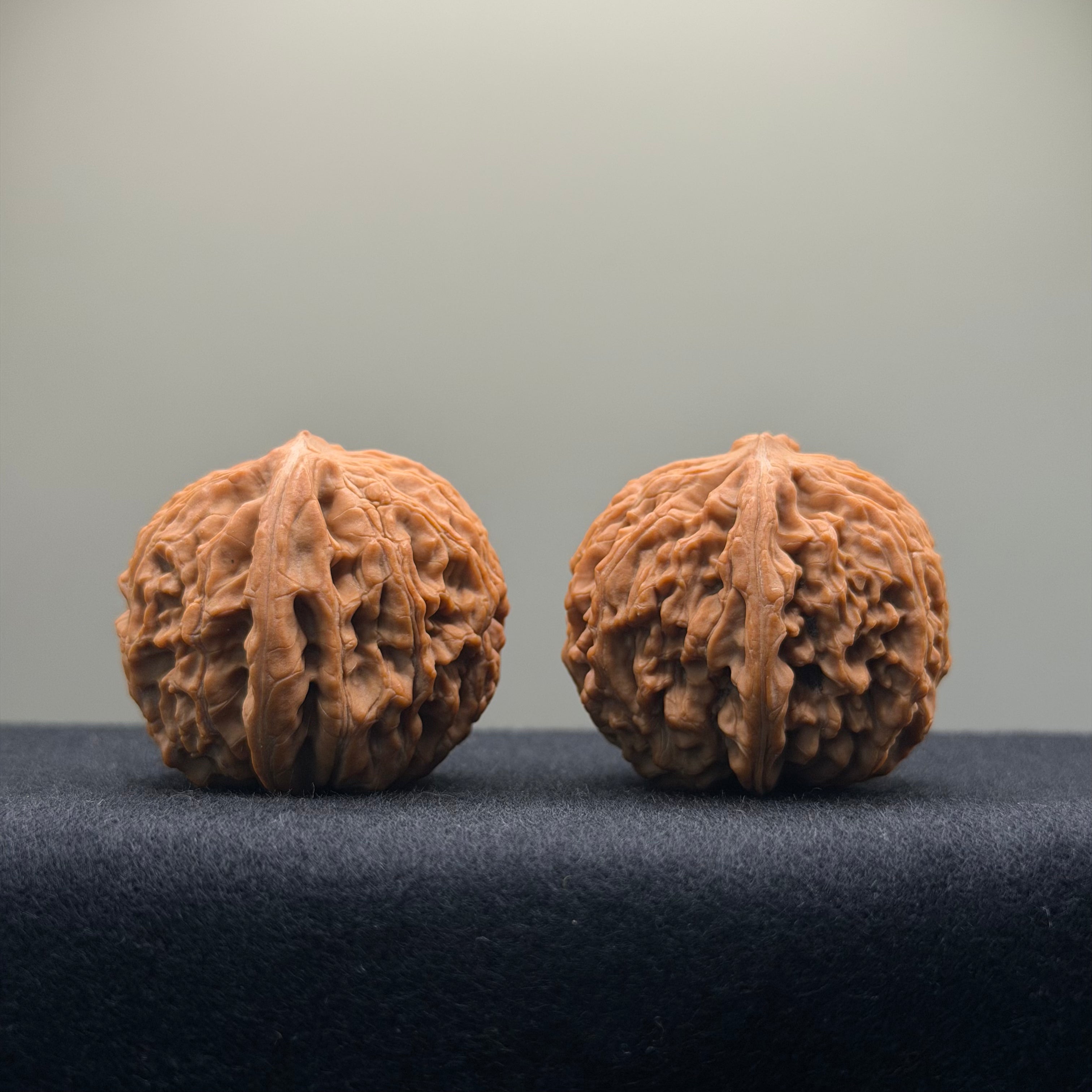 Eve Stone Wenwan Walnut · 39mm · Natural · Select Ritual