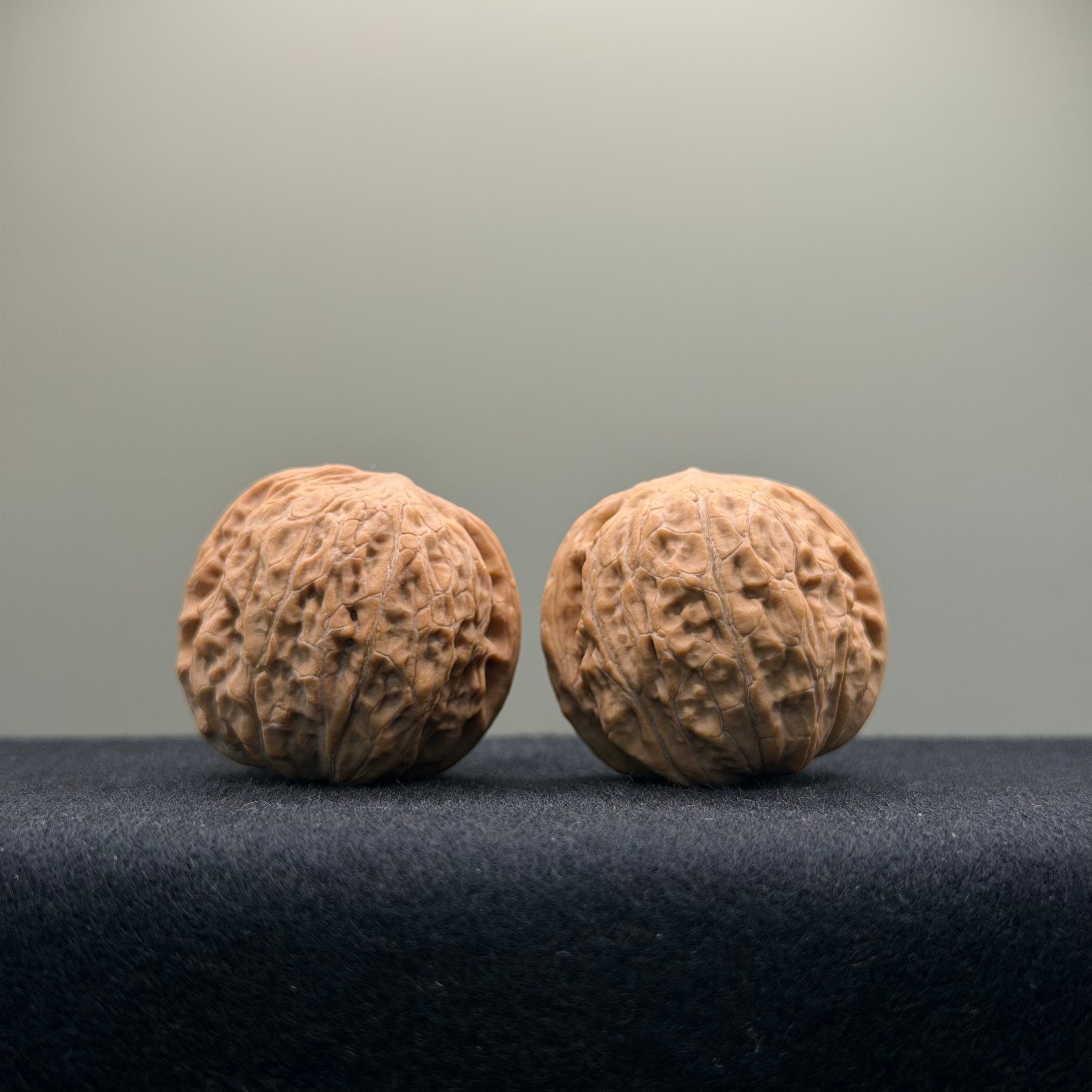 Iron Hammer Wenwan Walnut · 33mm · Natural · Entry Ritual