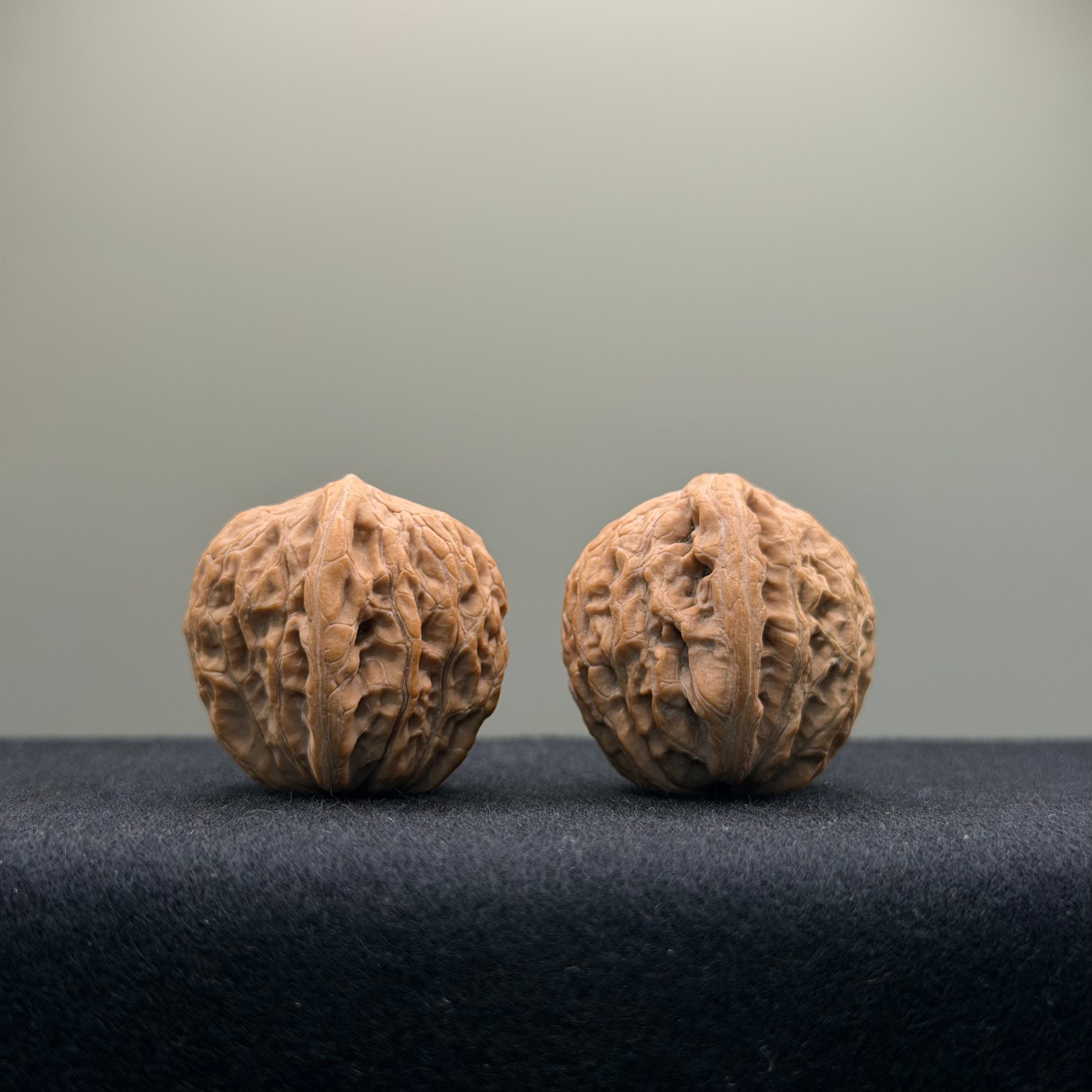Iron Hammer Wenwan Walnut · 32mm · Natural · Entry Ritual