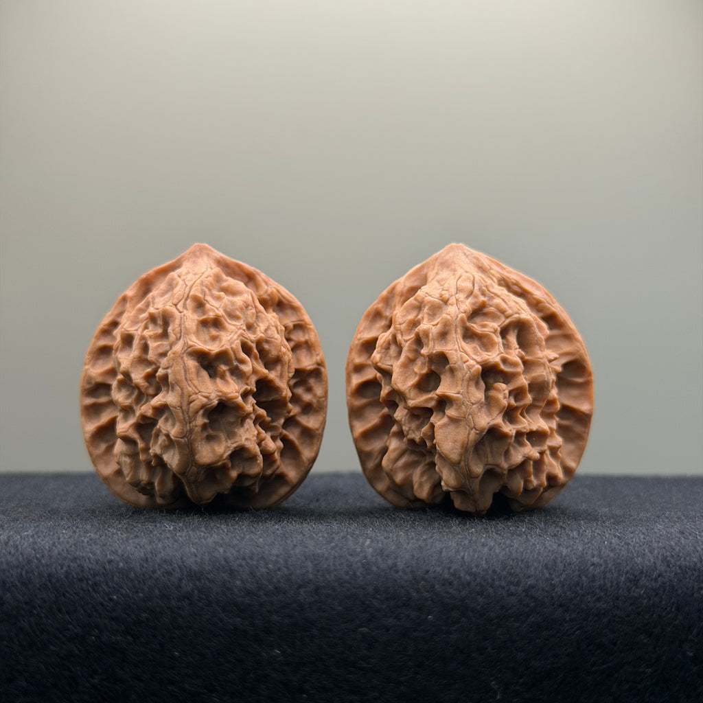 First Love Wenwan Walnut · 34mm · Natural · Entry Ritual