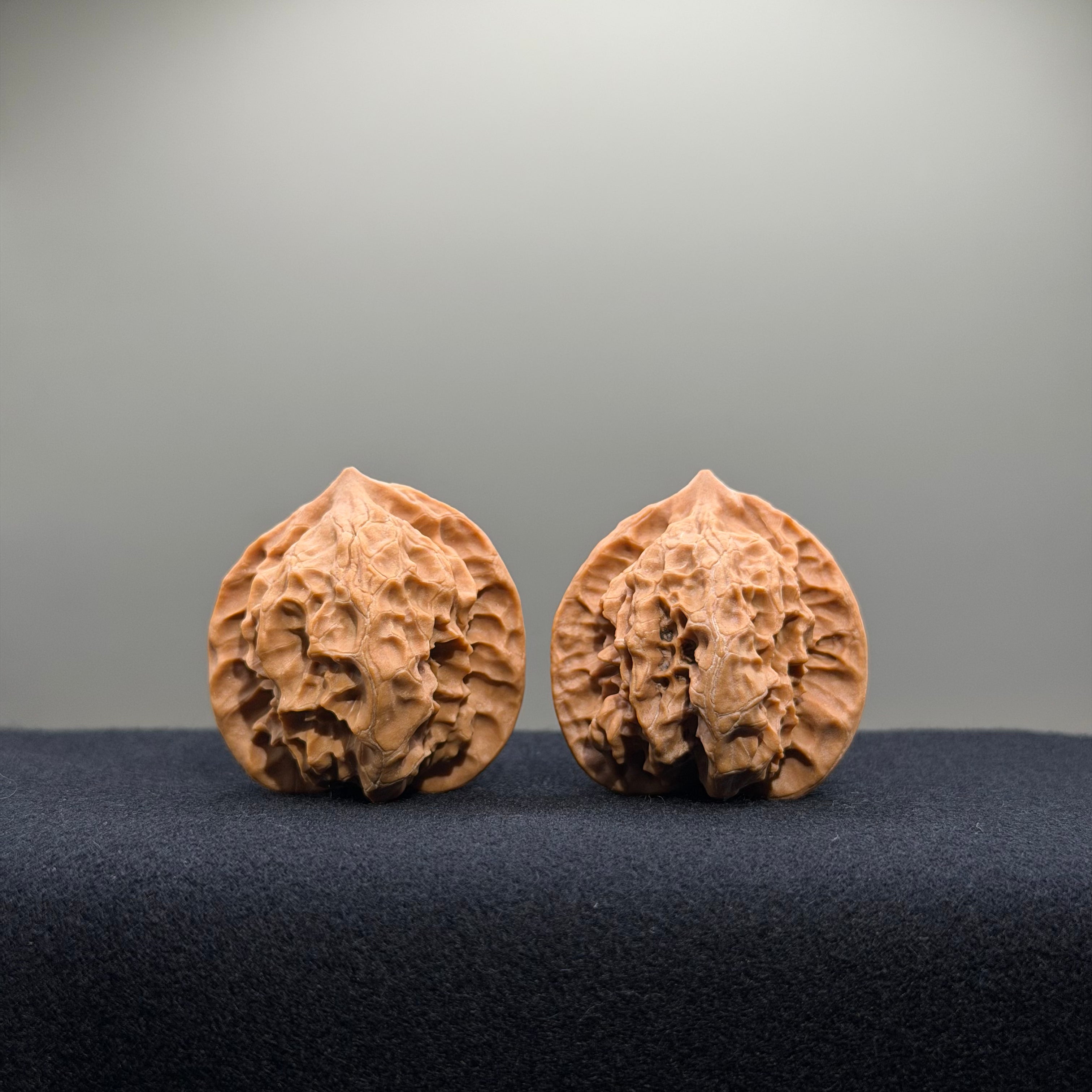First Love Wenwan Walnut · 36mm · Natural · Entry Ritual