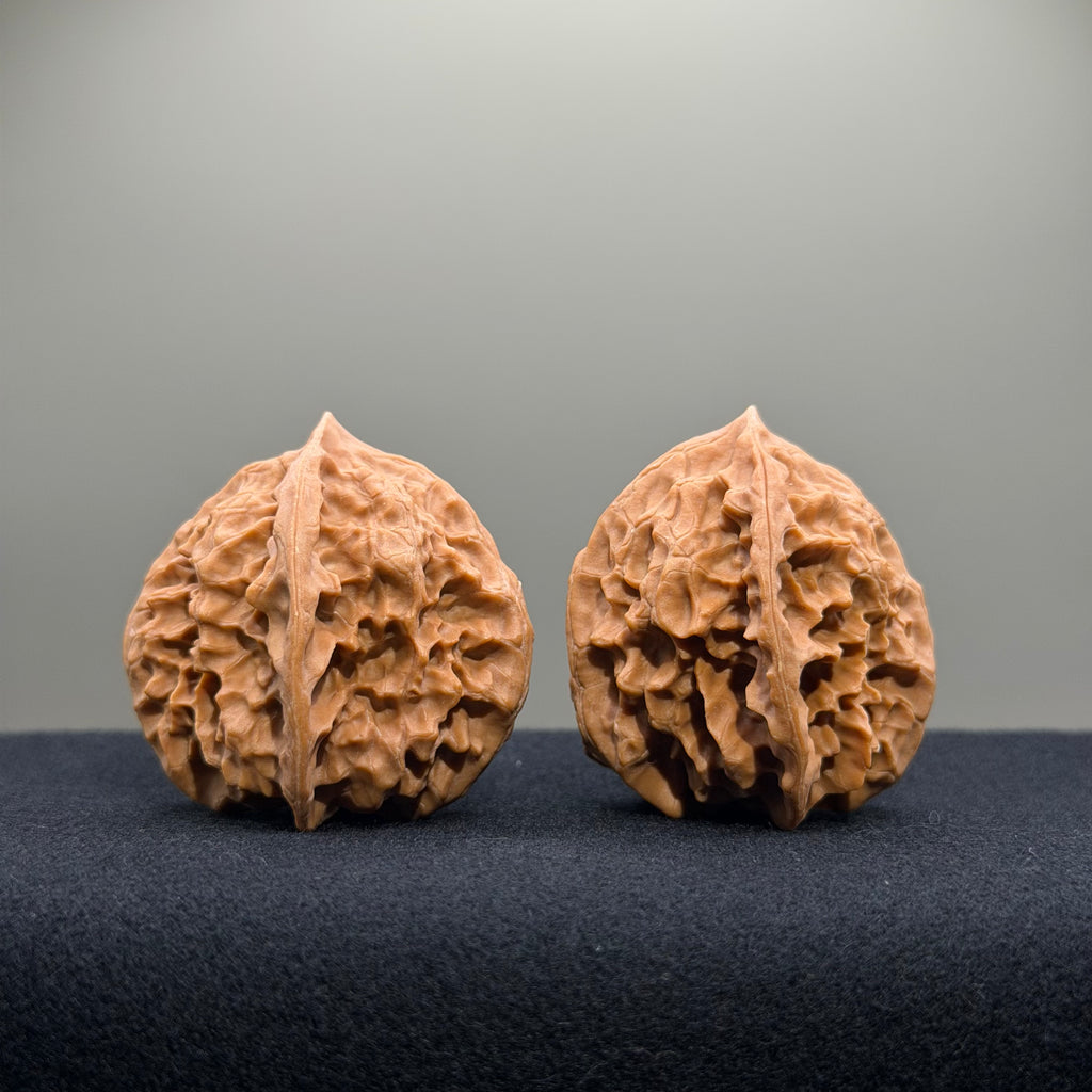 First Love Wenwan Walnut · 37mm · Natural · Entry Ritual