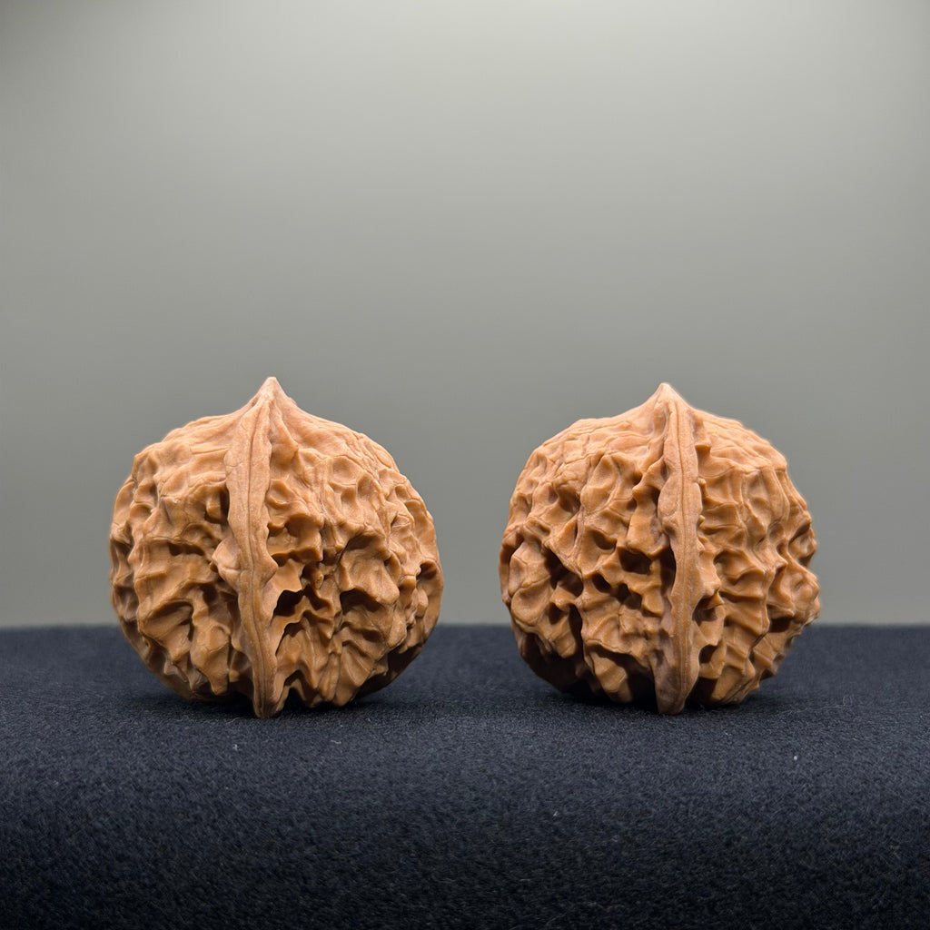 First Love Wenwan Walnut · 37mm · Natural · Entry Ritual