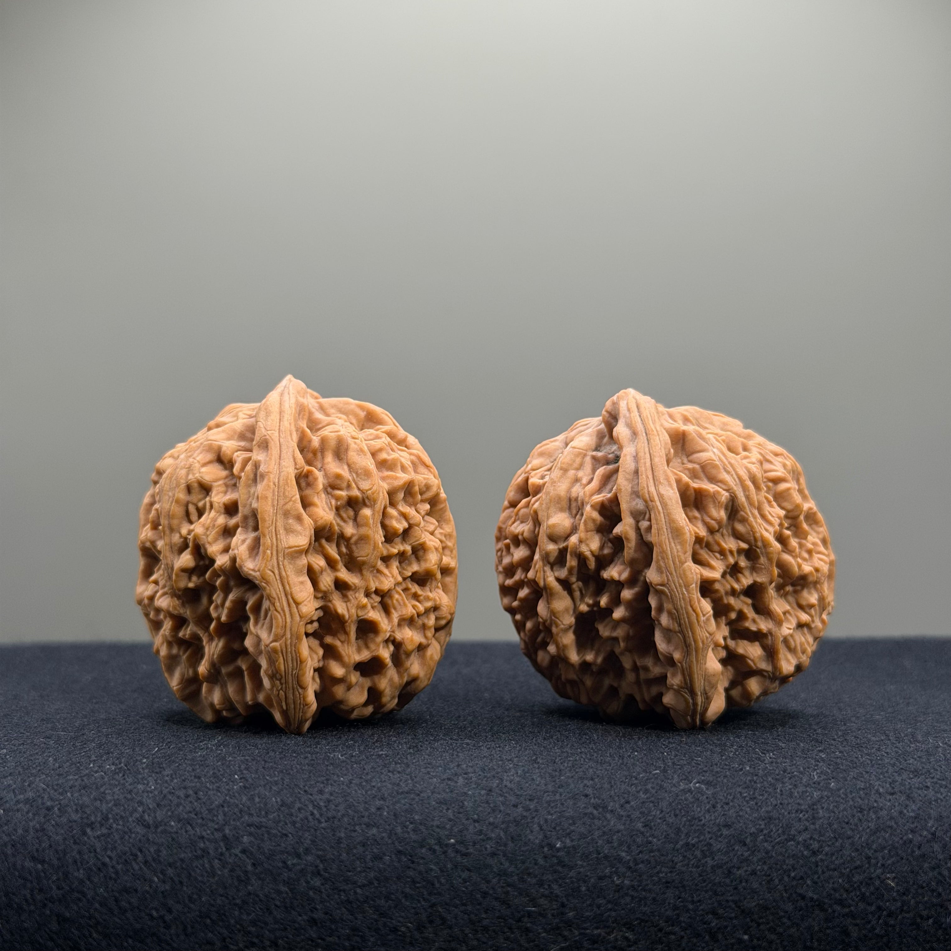 Cowboy Wenwan Walnut · 37mm · Natural · Entry Ritual
