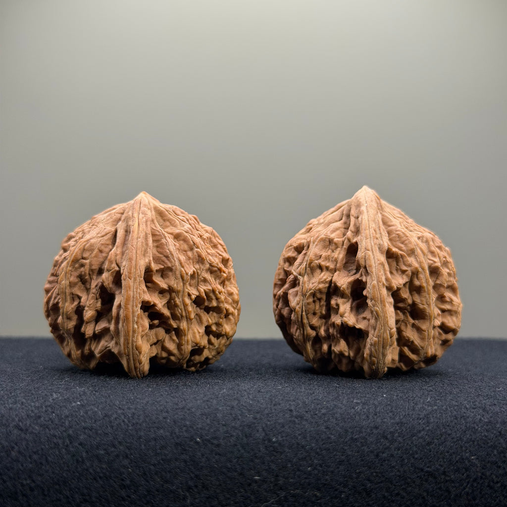 Ruby Wenwan Walnut · 39mm · Natural · Entry Ritual