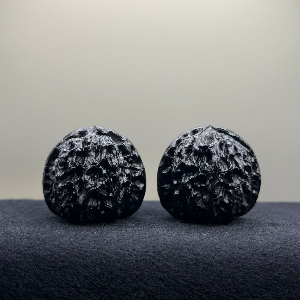 Ground Buried White Lion Wenwan Walnut · 35mm · Select Ritual