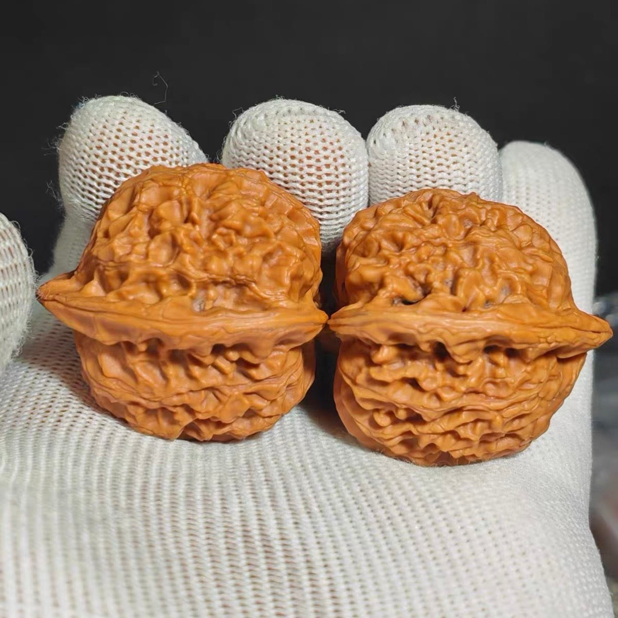 Palace Lantern Wenwan Walnut · 40mm · Natural · Premium Ritual