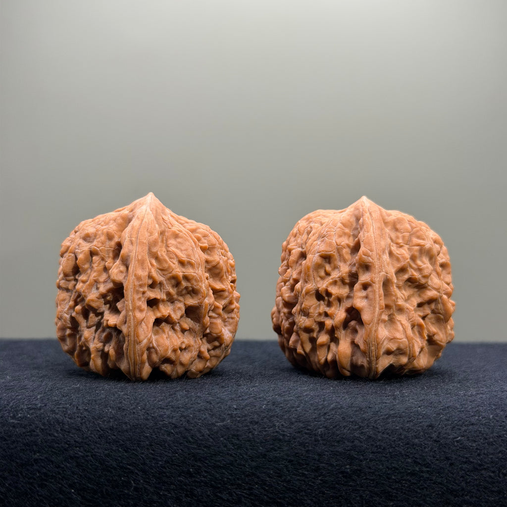 Pinggu Concave Base Wenwan Walnut · 38mm · Natural · Select Ritual
