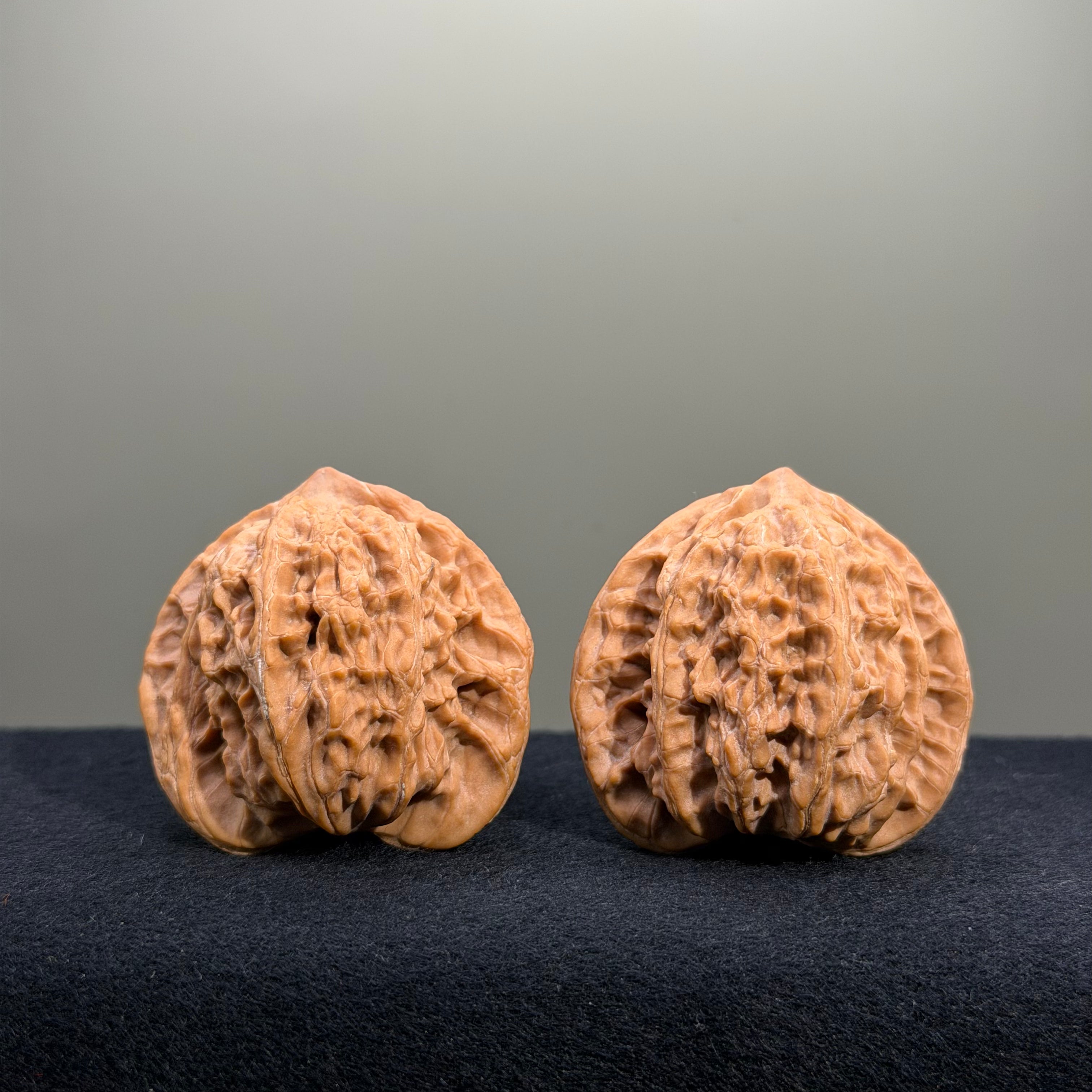 Heart Shape · Cuikai Scholar Cap Wenwan Walnut · 42mm · Natural · Select Ritual