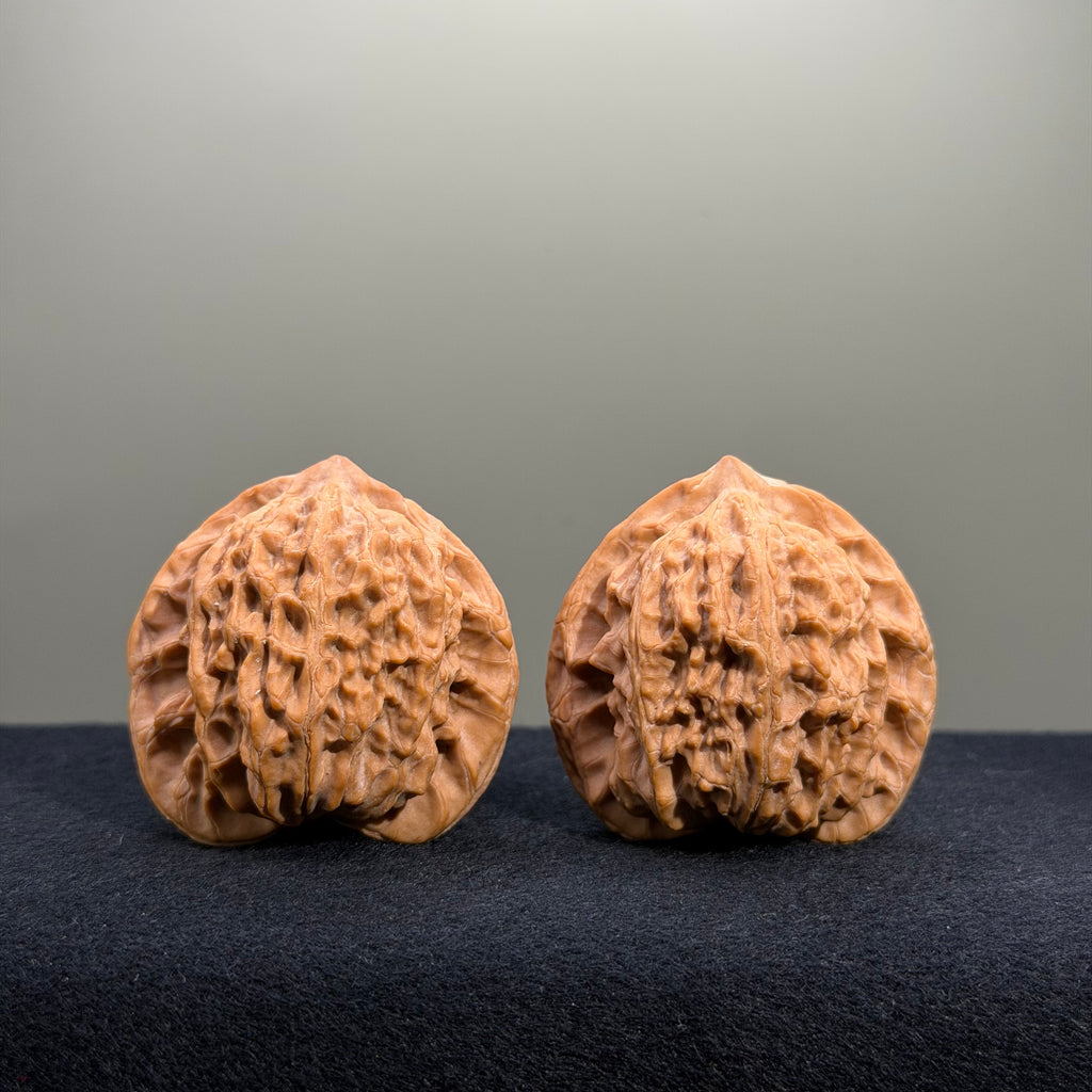 Heart Shape · Cuikai Scholar Cap Wenwan Walnut · 42mm · Natural · Select Ritual