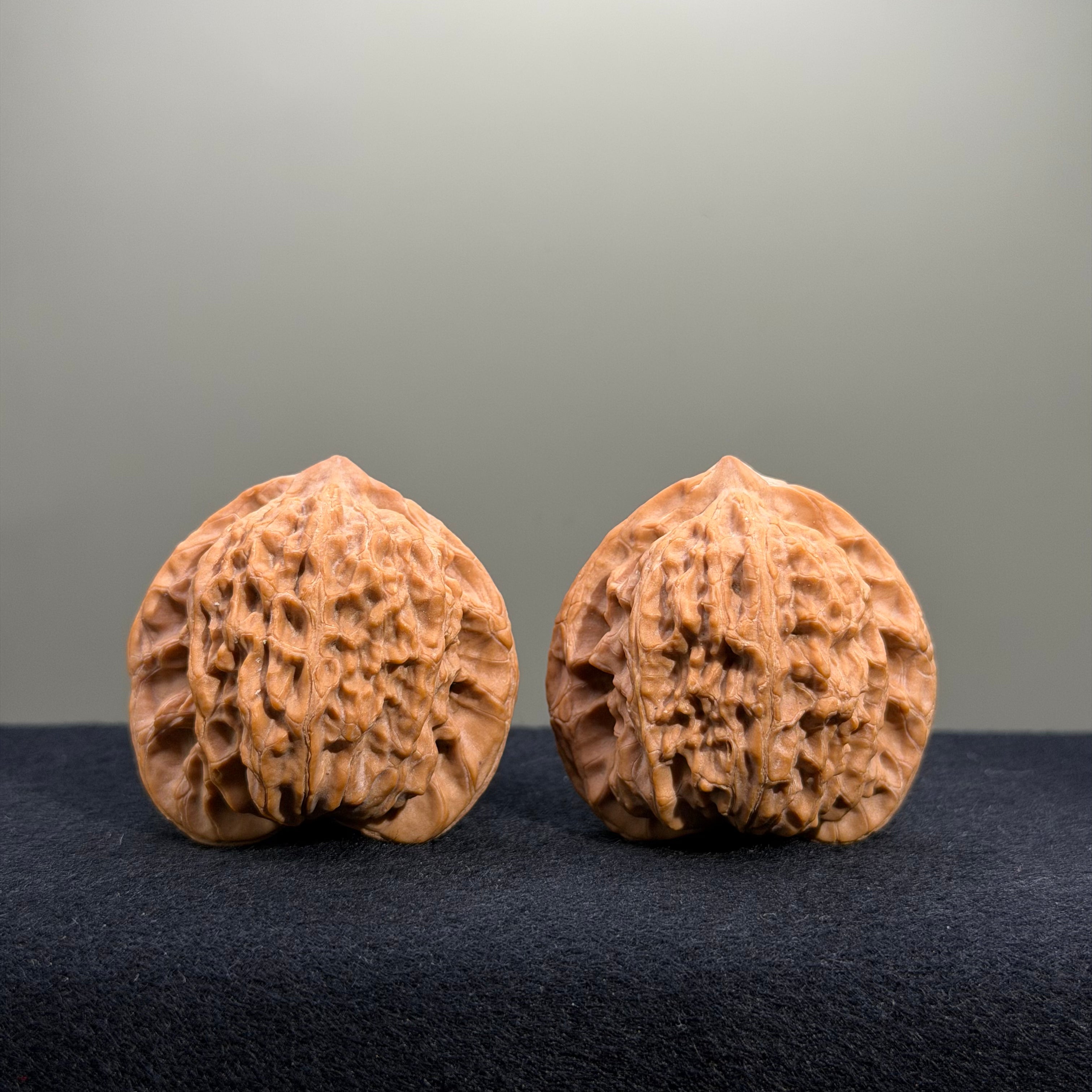 Heart Shape · Cuikai Scholar Cap Wenwan Walnut · 42mm · Natural · Select Ritual