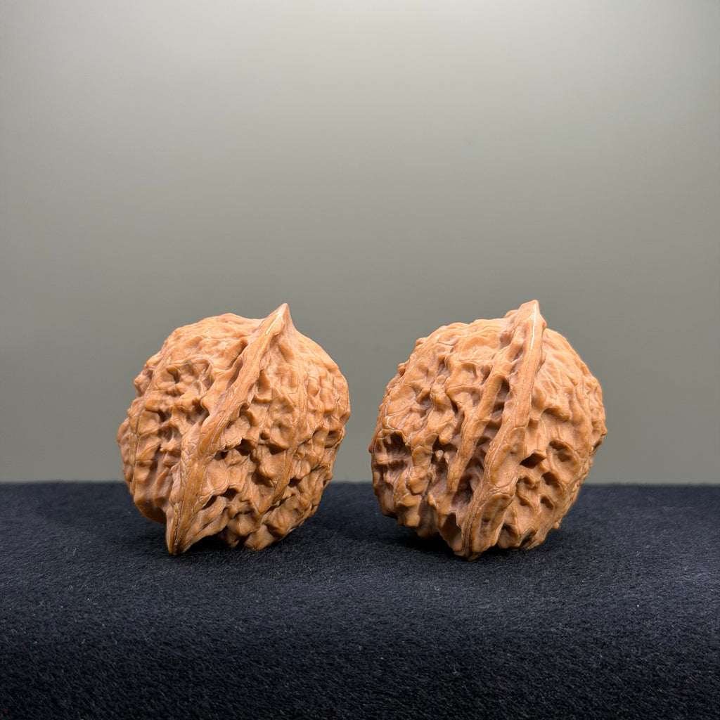 Heart Shape · Cuikai Scholar Cap Wenwan Walnut · 42mm · Natural · Select Ritual