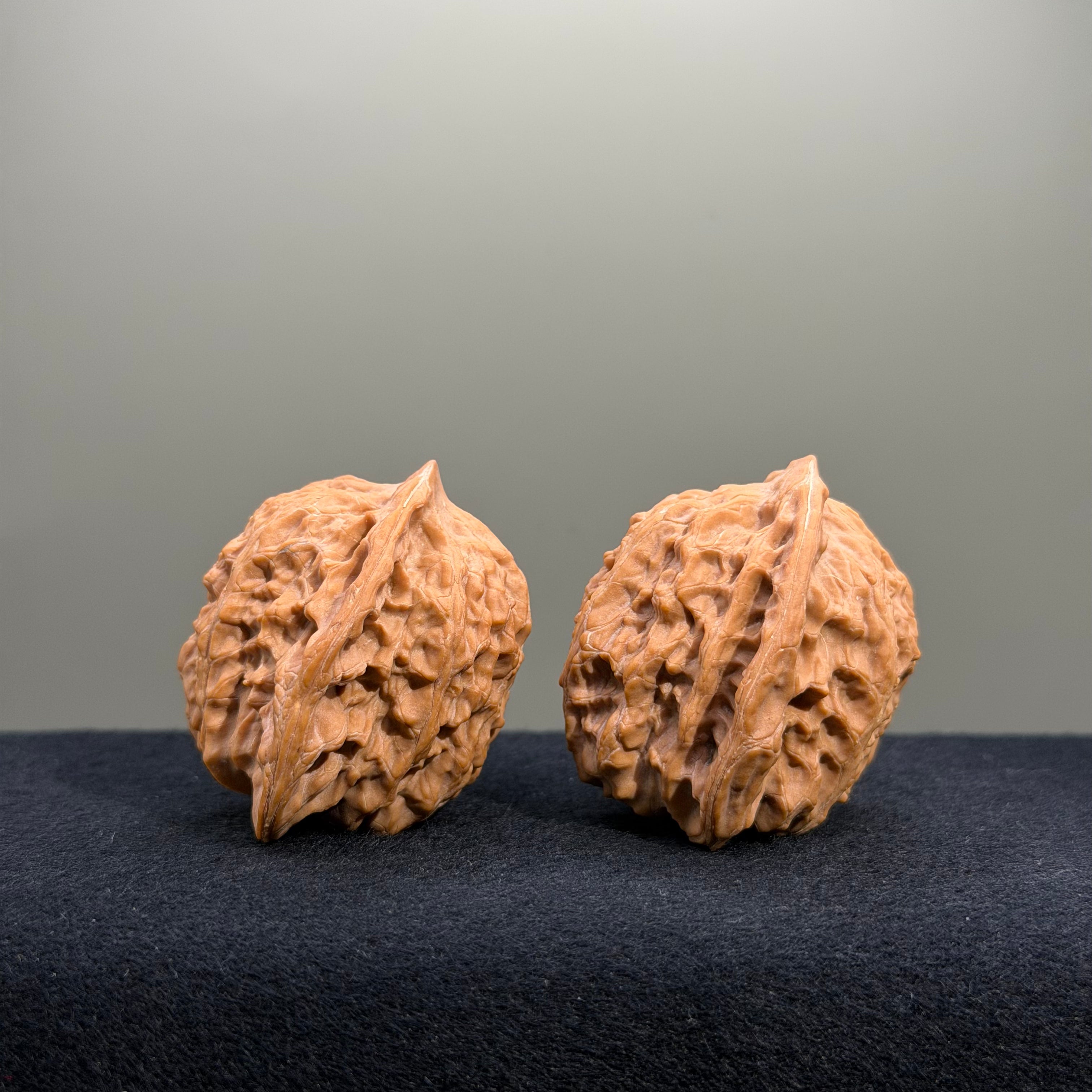 Heart Shape · Cuikai Scholar Cap Wenwan Walnut · 42mm · Natural · Select Ritual