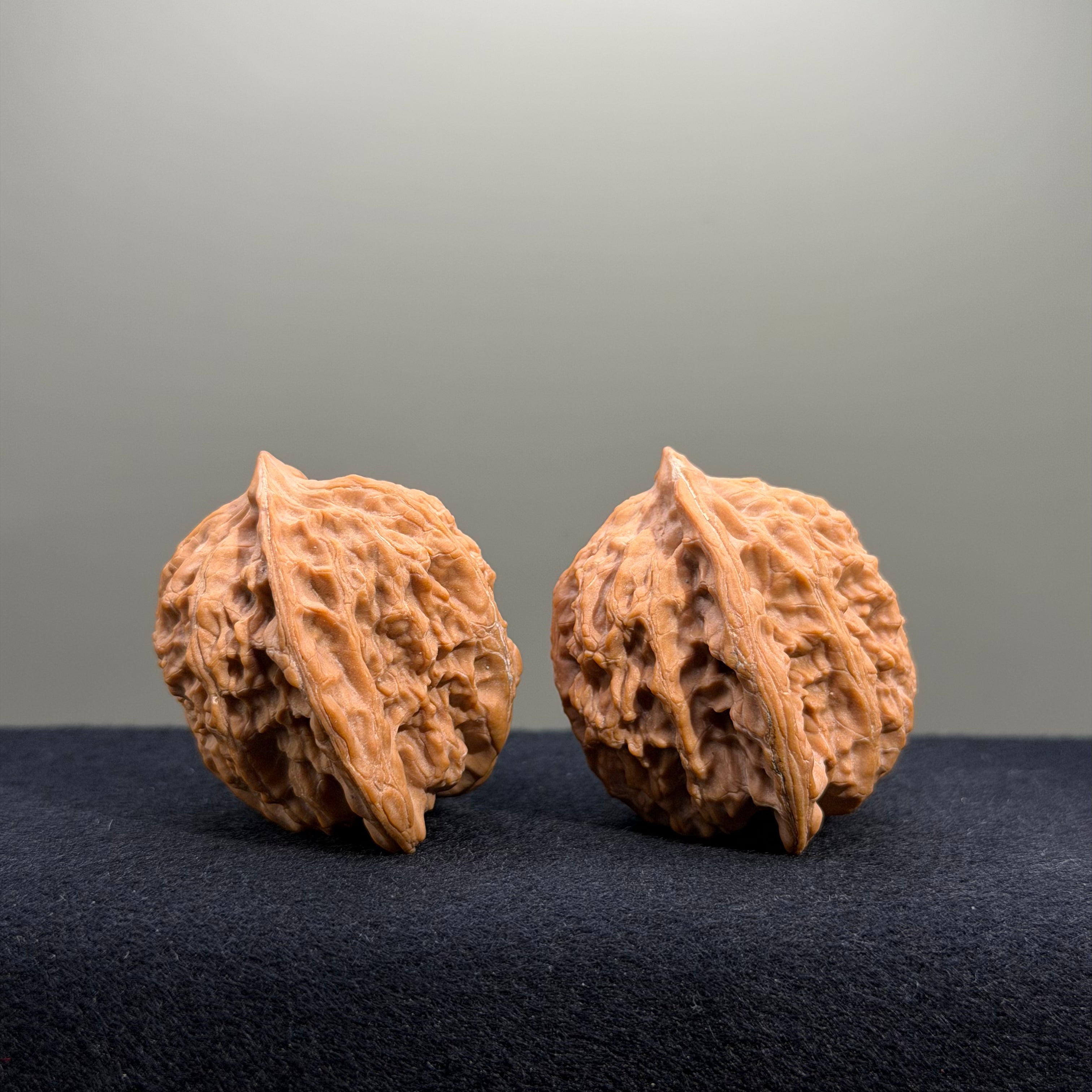 Heart Shape · Cuikai Scholar Cap Wenwan Walnut · 42mm · Natural · Select Ritual